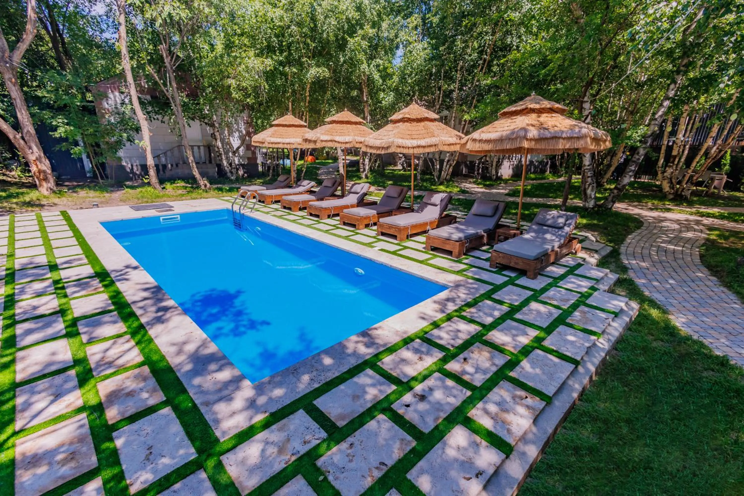 Swimming pool in Garden Inn Resort Sevan