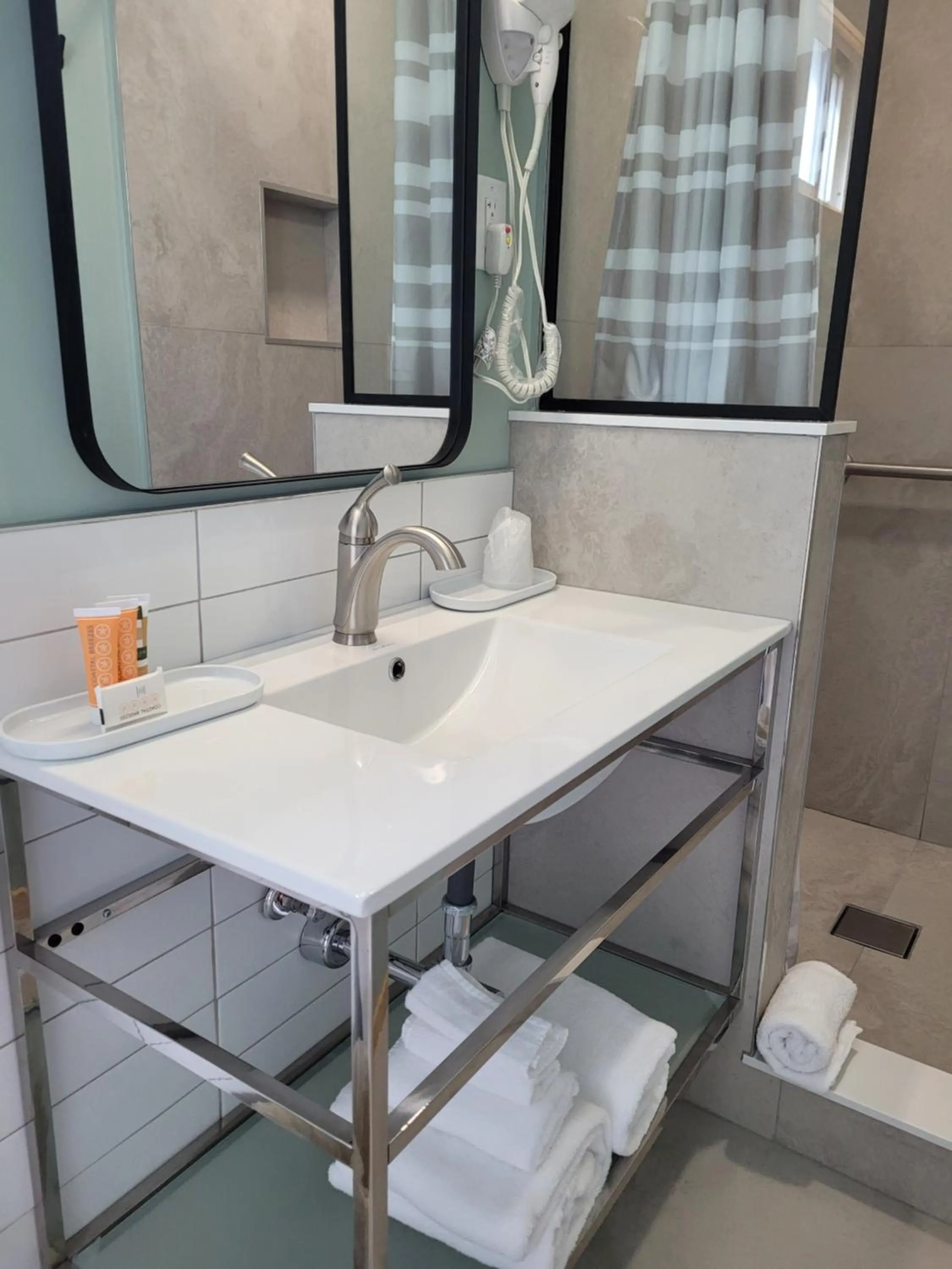 Bathroom in Greenview Inn Riverhead