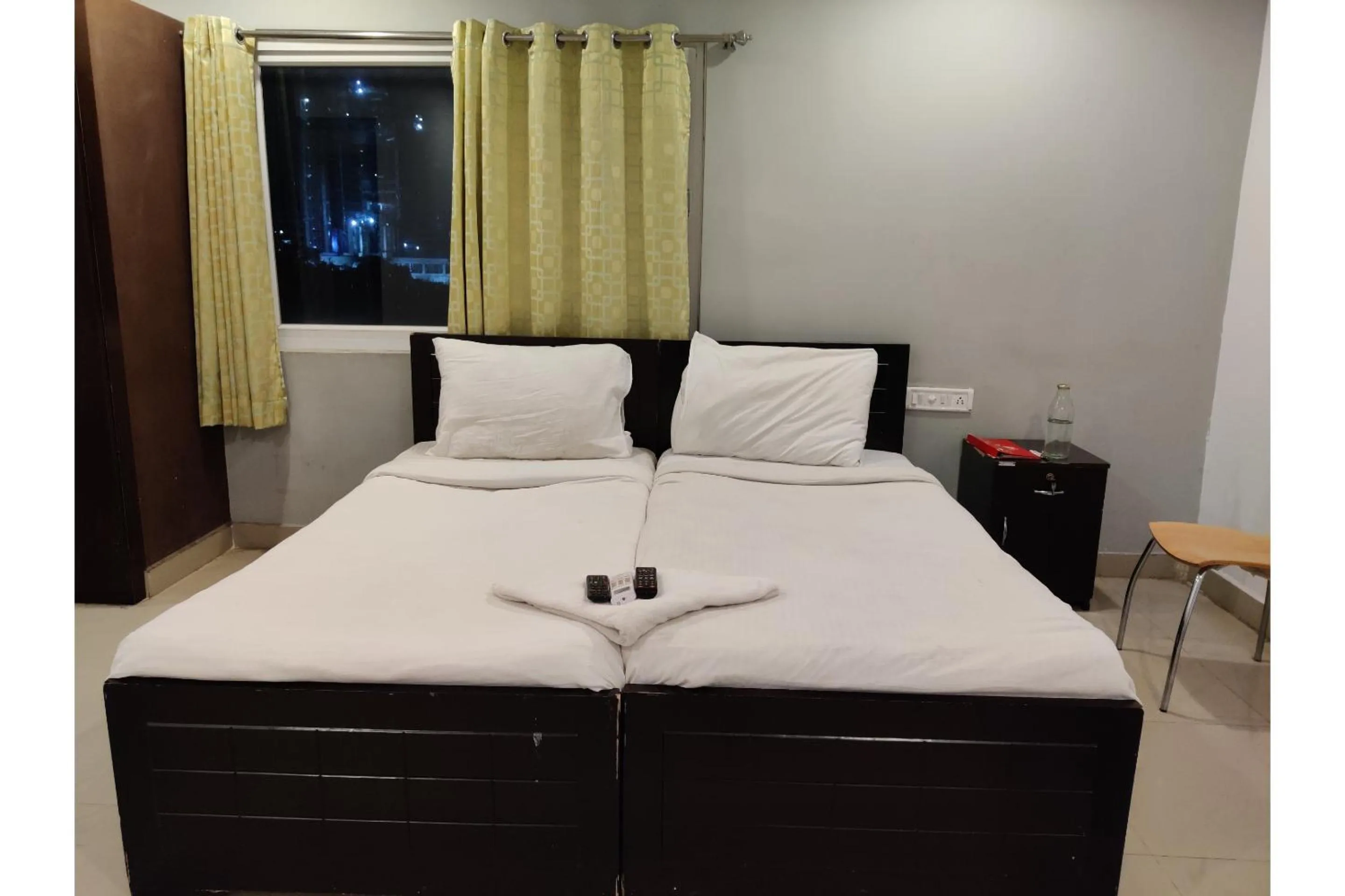 Bedroom, Bed in Super Collection O Jubilee Banjara Suites