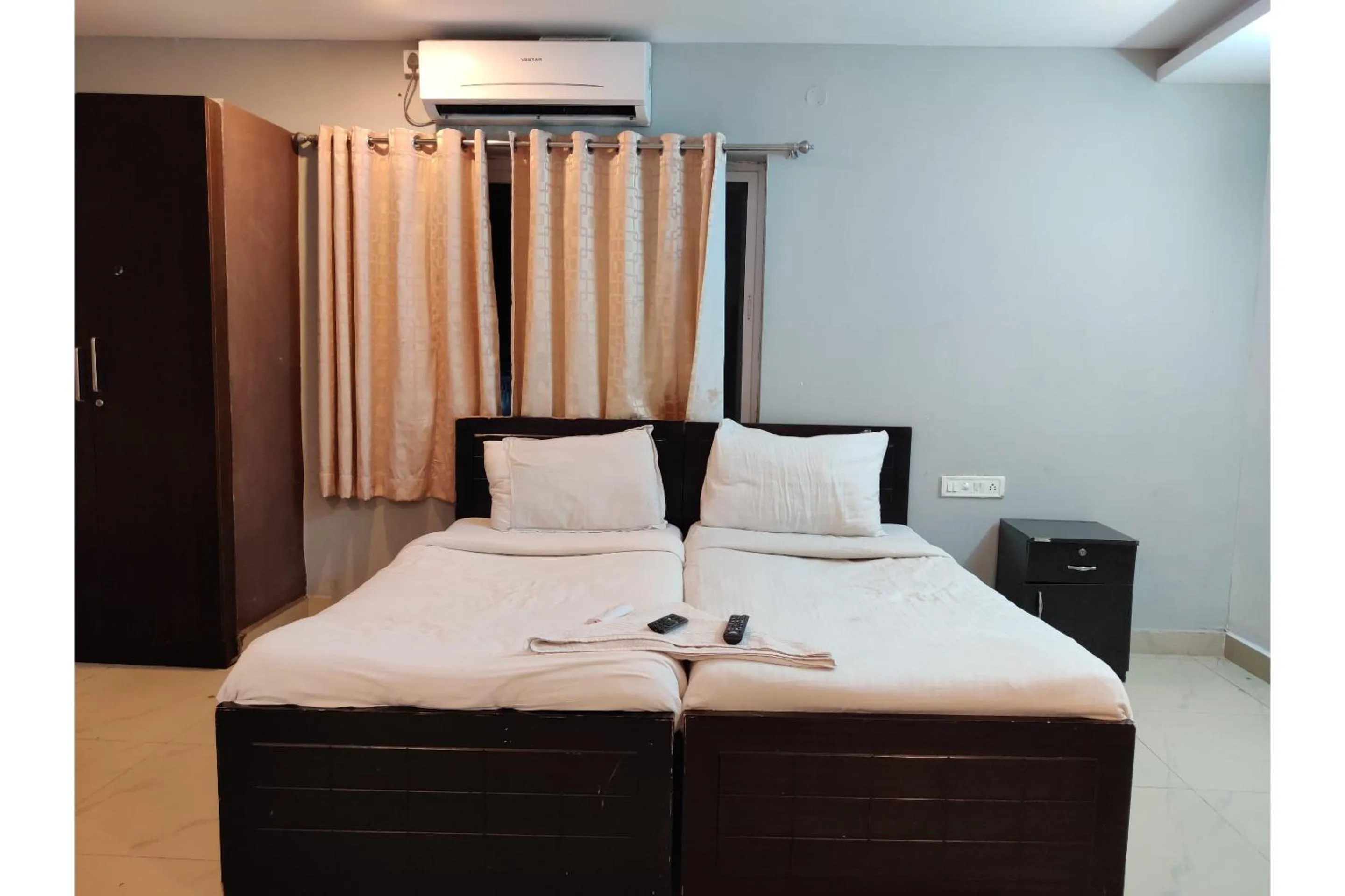 Bedroom, Bed in Collection O Jubilee Banjara Suites
