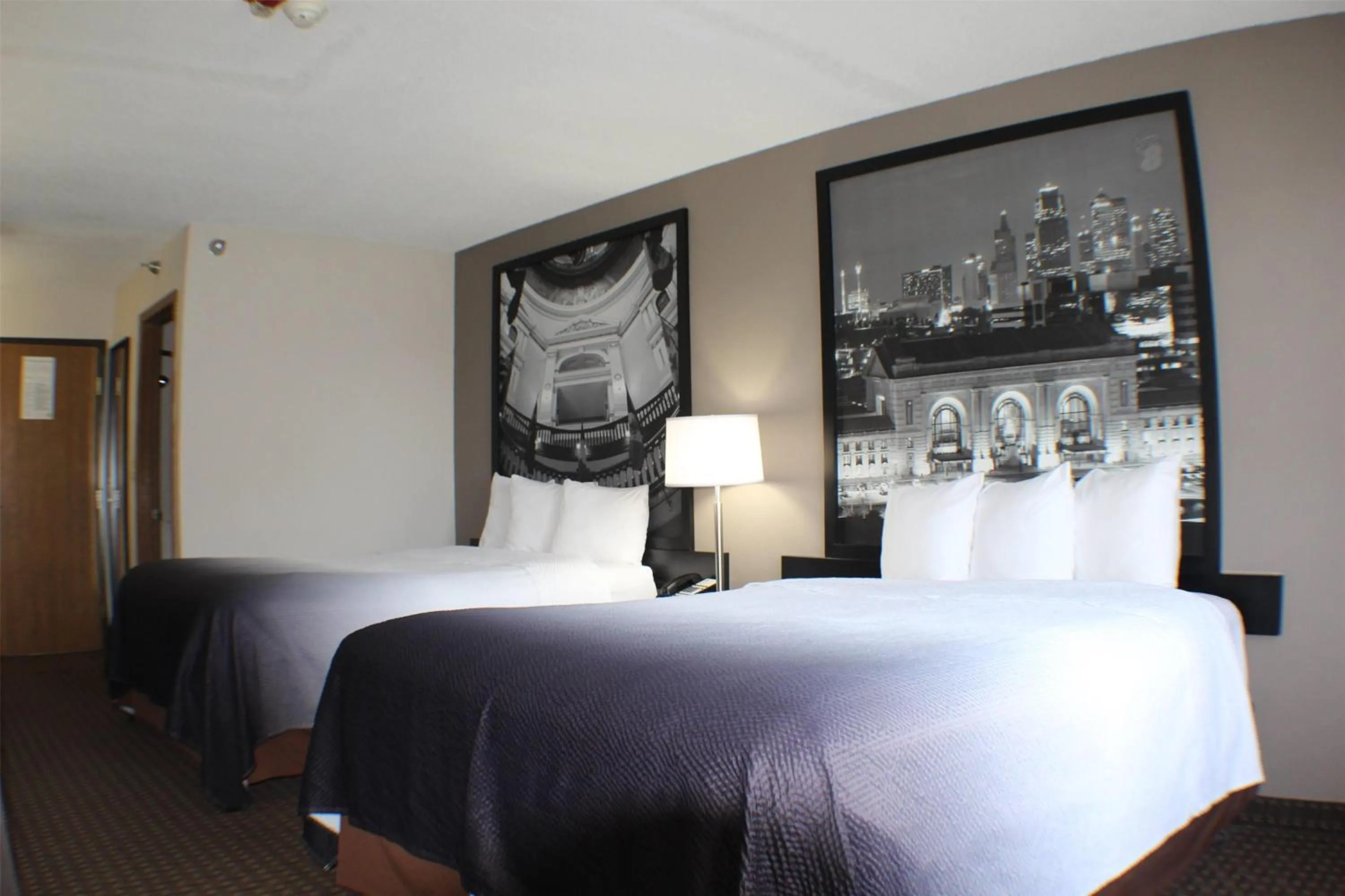 Photo of the whole room, Bed in Super 8 by Wyndham Gardner