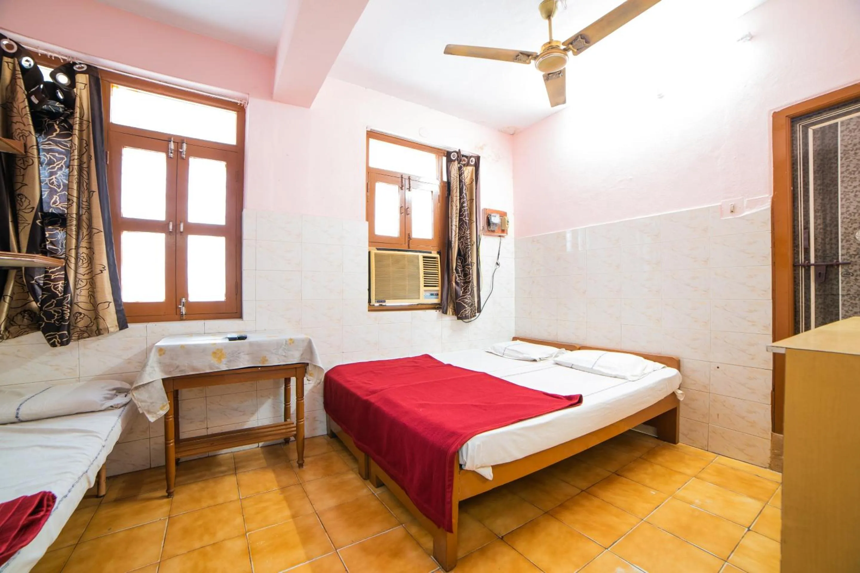 Lobby or reception, Bed in Hotel O Sree Radha Lodge Near Snow World