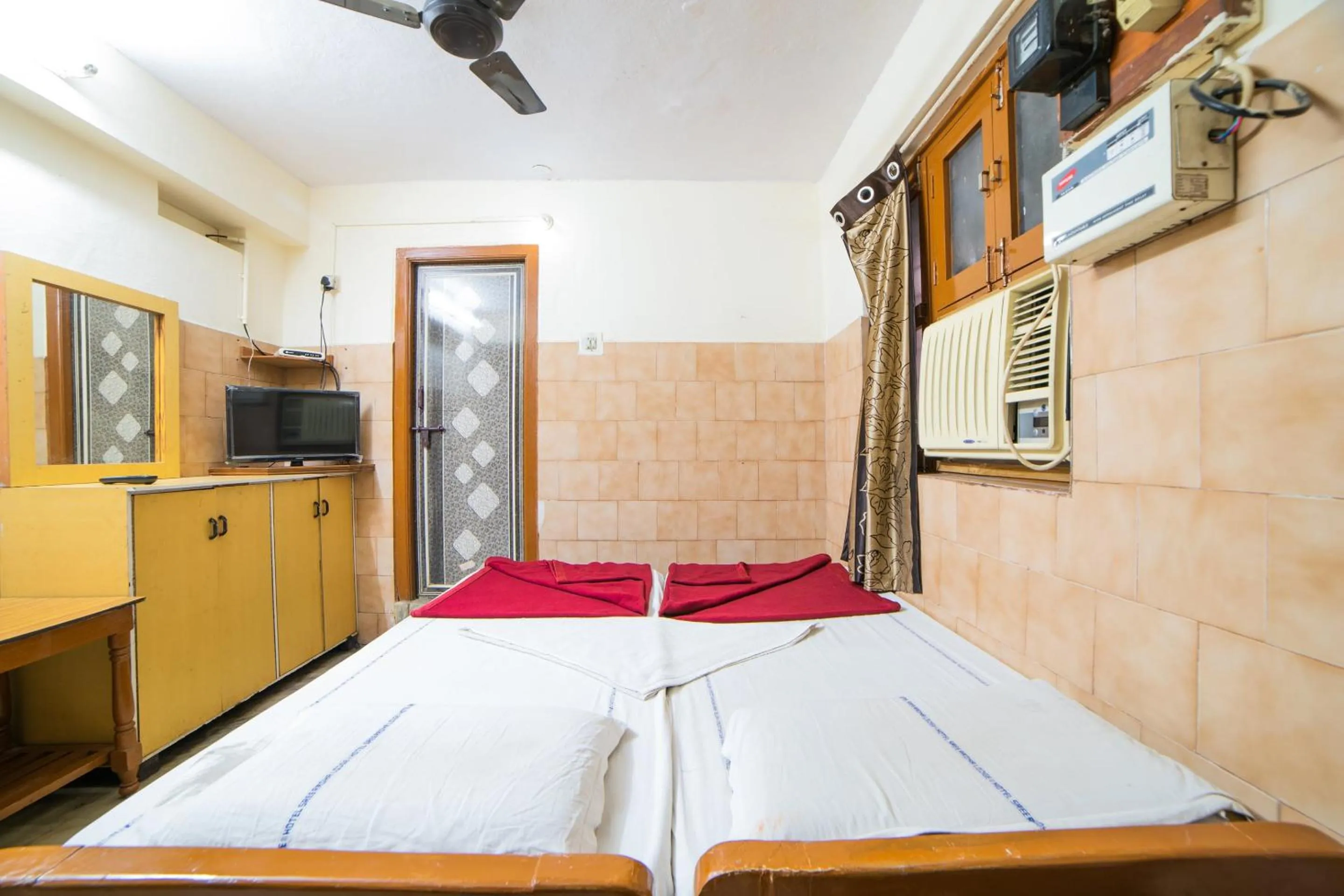 Bedroom, Bed in Hotel O Sree Radha Lodge Near Snow World