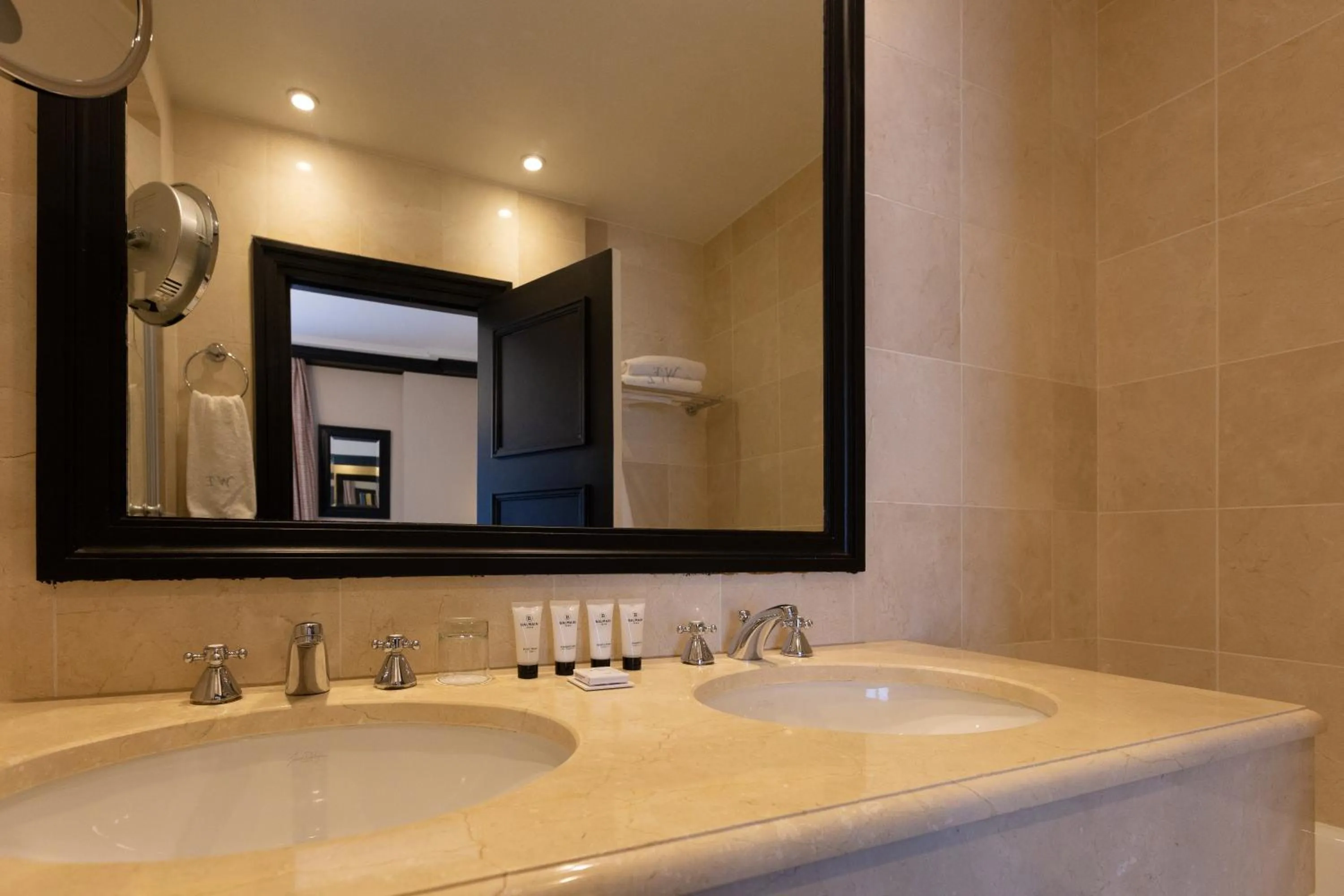 Bathroom in Hotel West-End