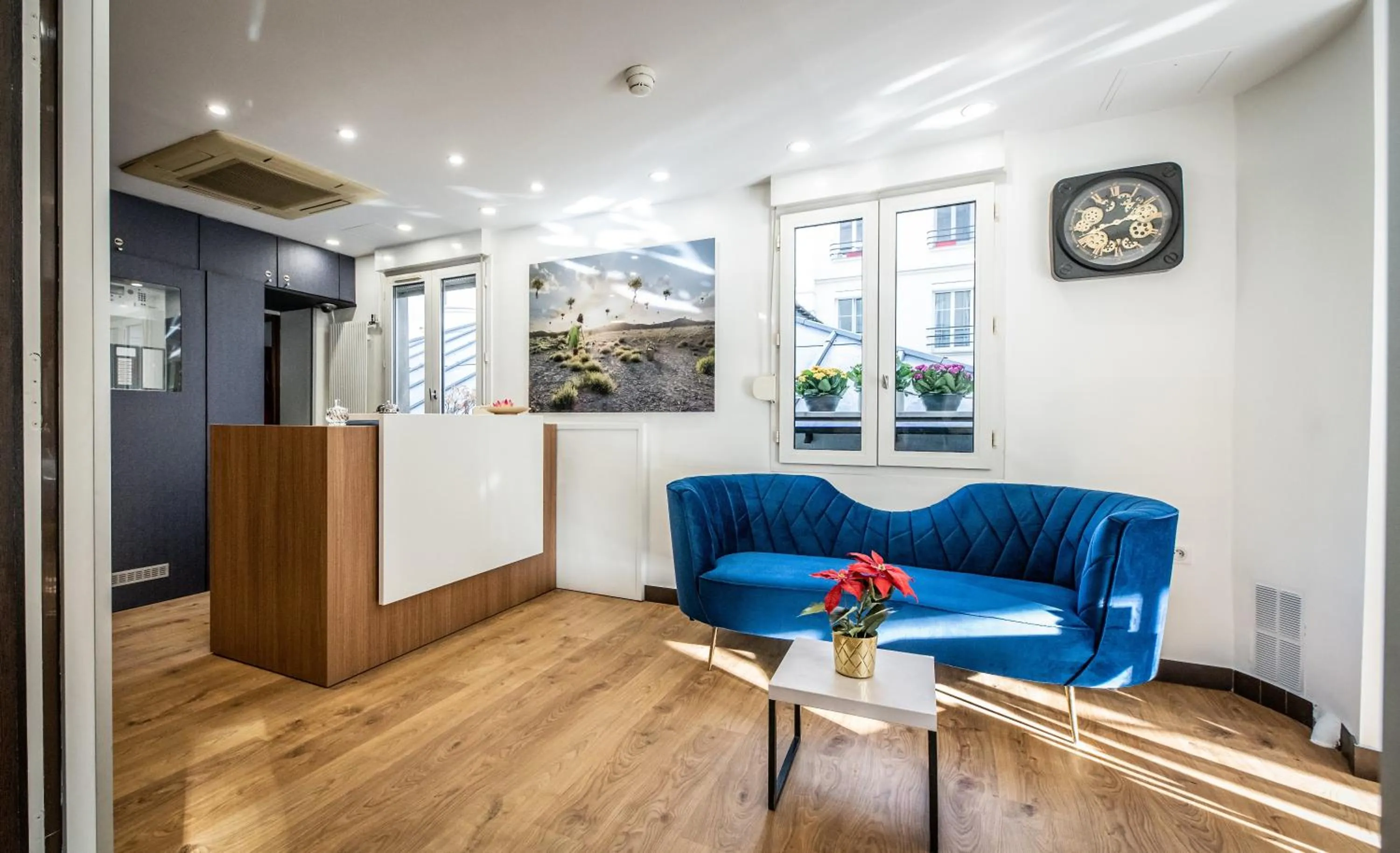 Lobby or reception in Hôtel du Parc Montparnasse