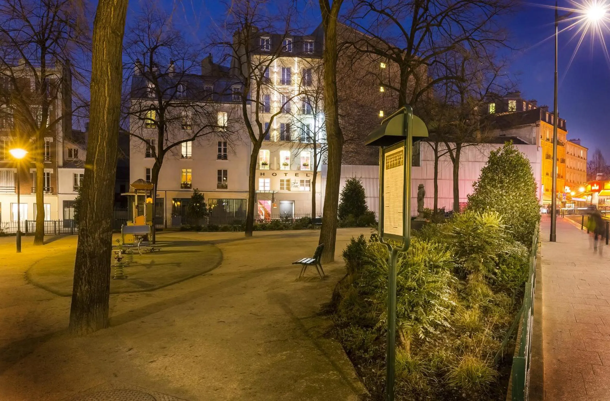 Property building in Hôtel du Parc Montparnasse