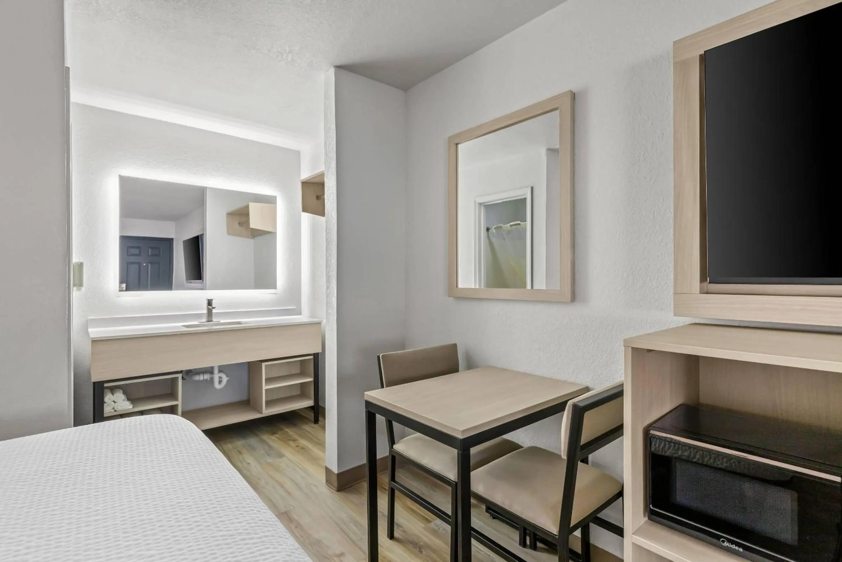 Bedroom, Bed in Rodeway Inn Muskogee