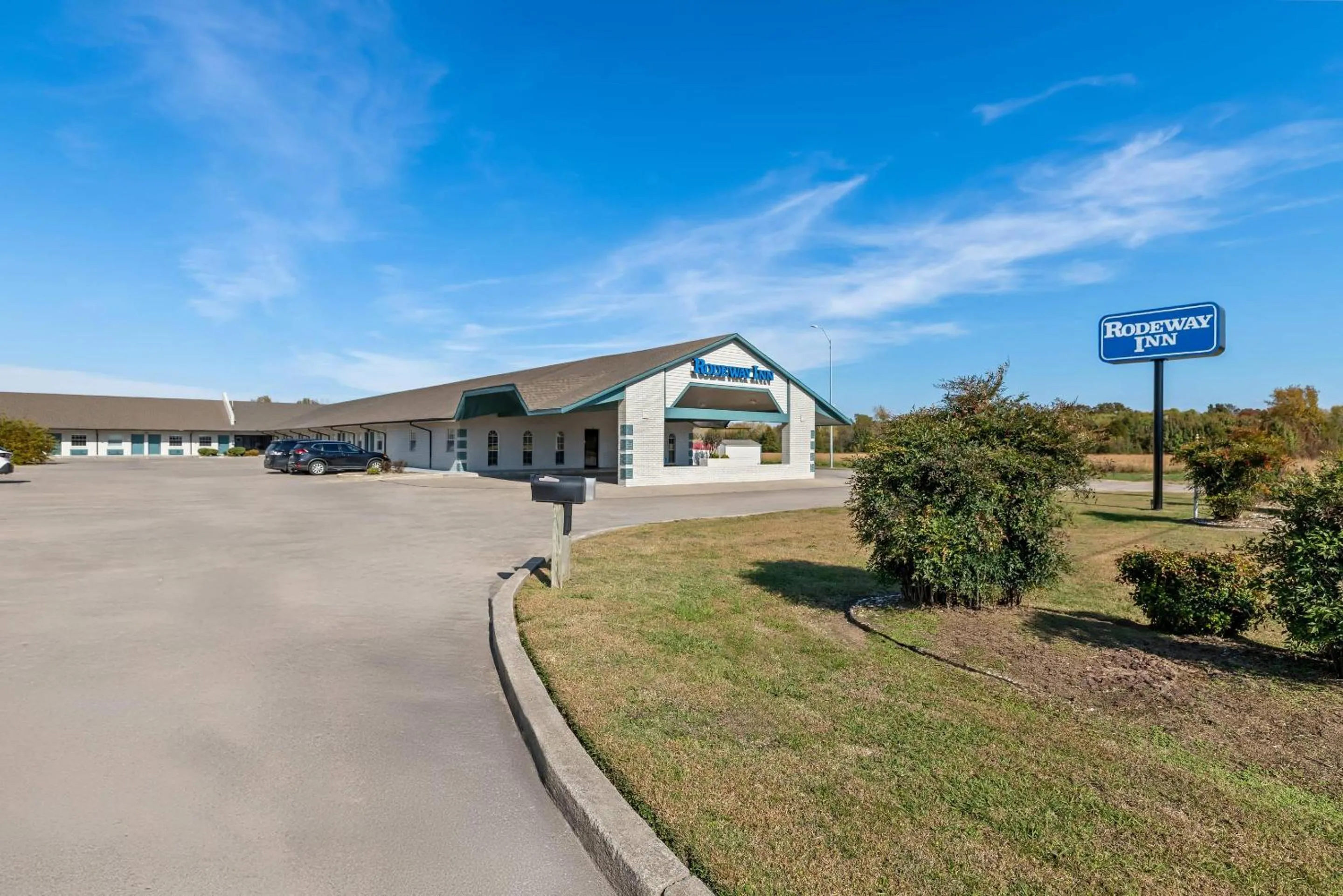 Property building in Rodeway Inn Muskogee