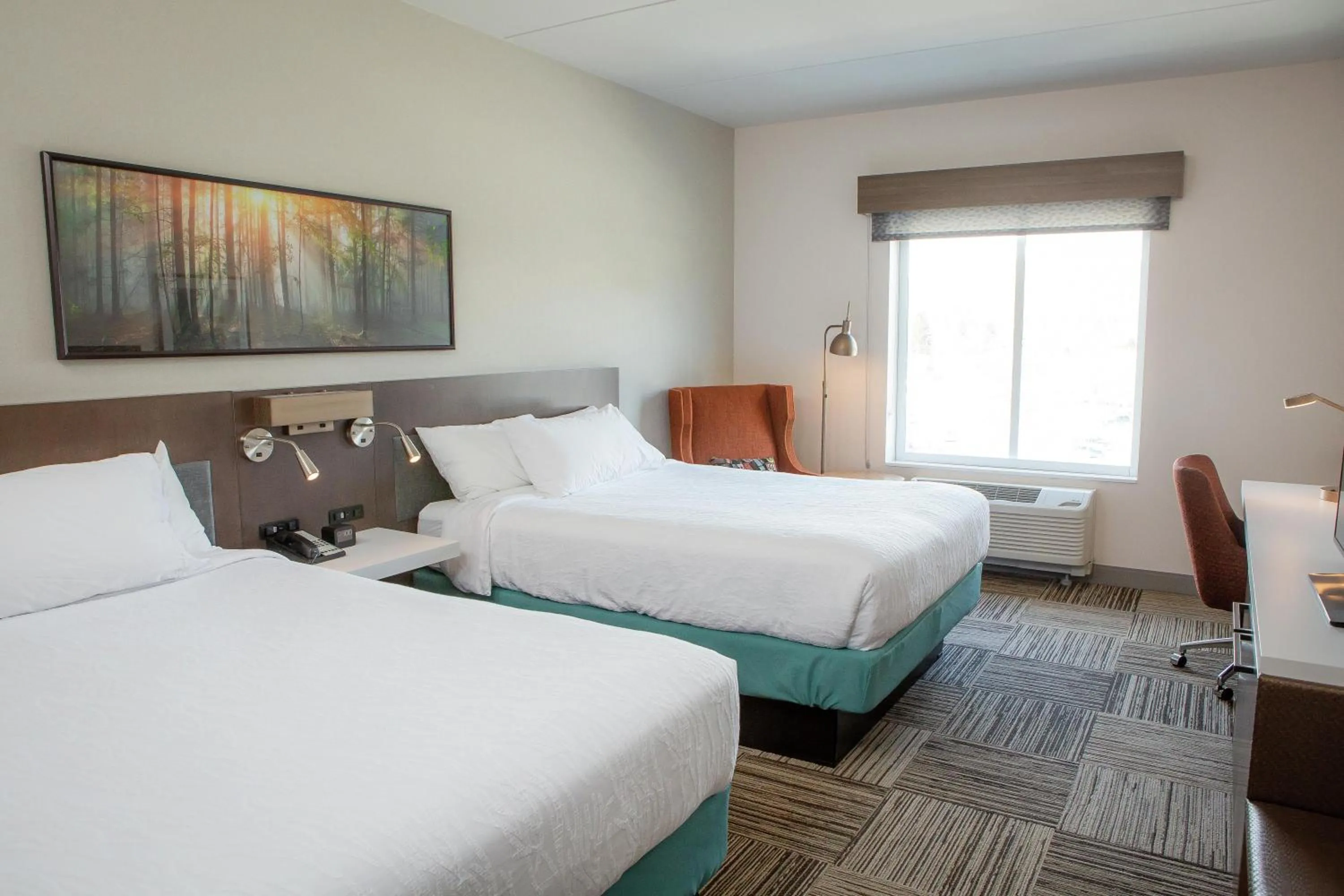 Bedroom, Bed in Hilton Garden Inn Corning Downtown
