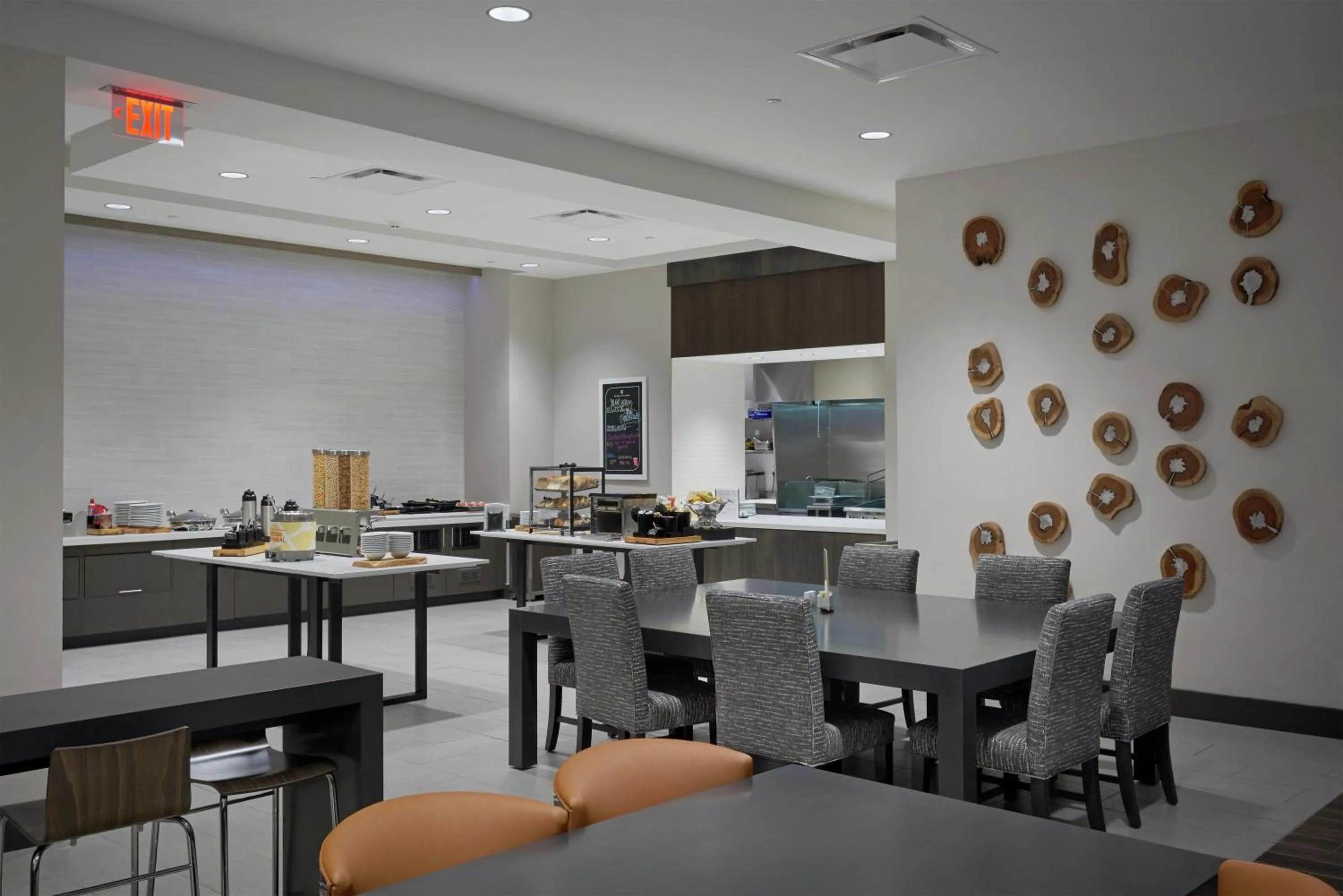 Restaurant/places to eat in Hilton Garden Inn Corning Downtown