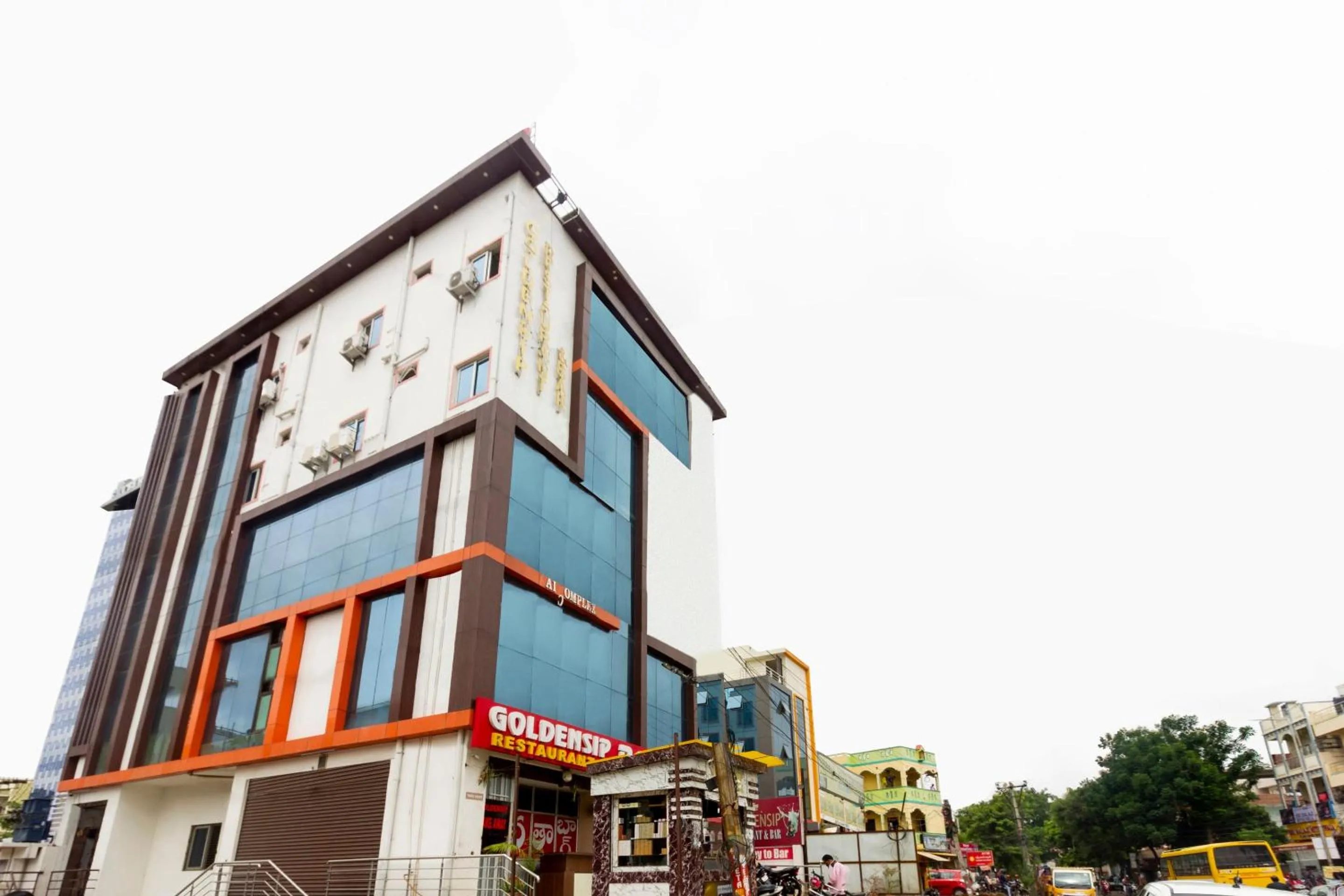 Facade/entrance in Super Hotel O Alpine Glow Heights