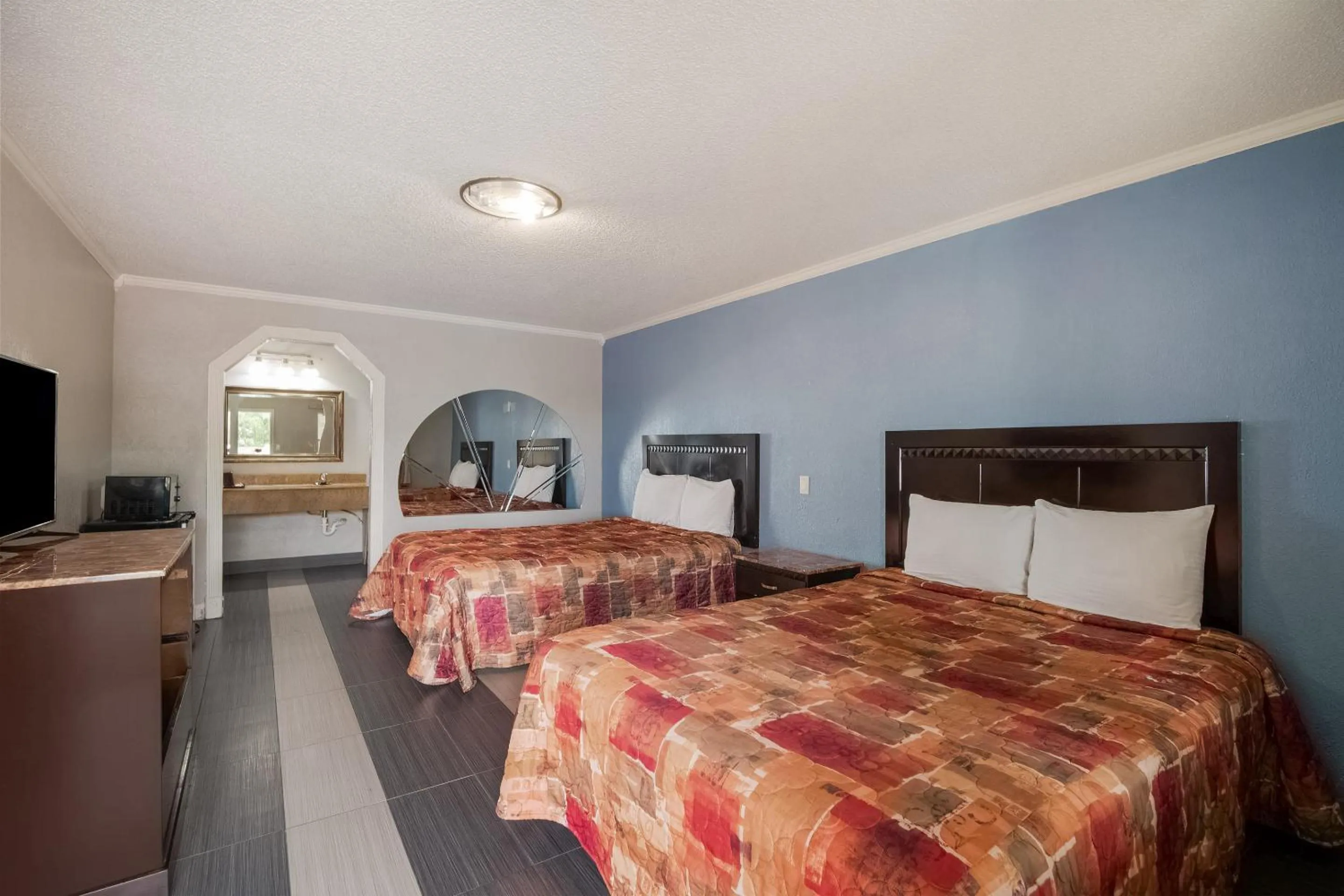 Bedroom in OYO Hotel Houston I-69 & I-610