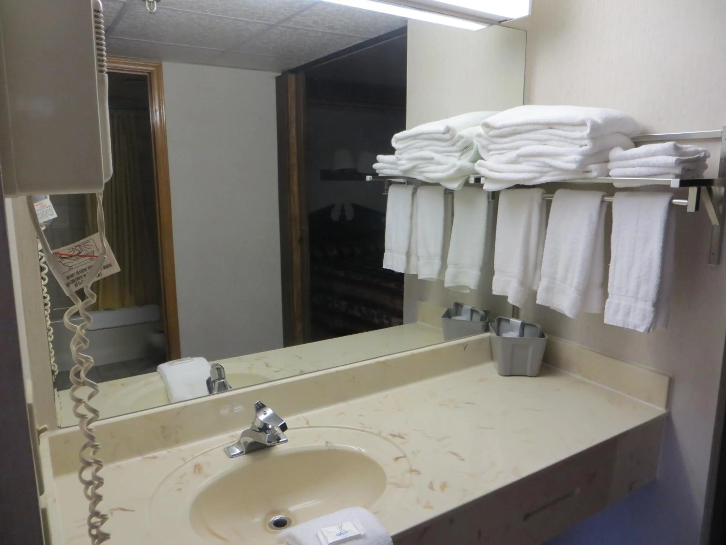 Bathroom in Riverside Motor Lodge - Pigeon Forge
