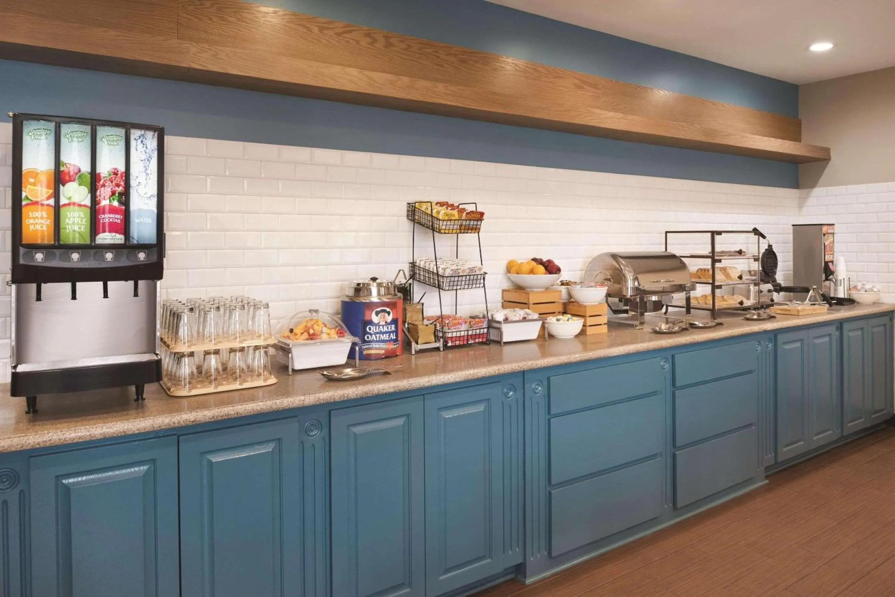 Breakfast in Country Inn & Suites by Radisson, Michigan City, IN