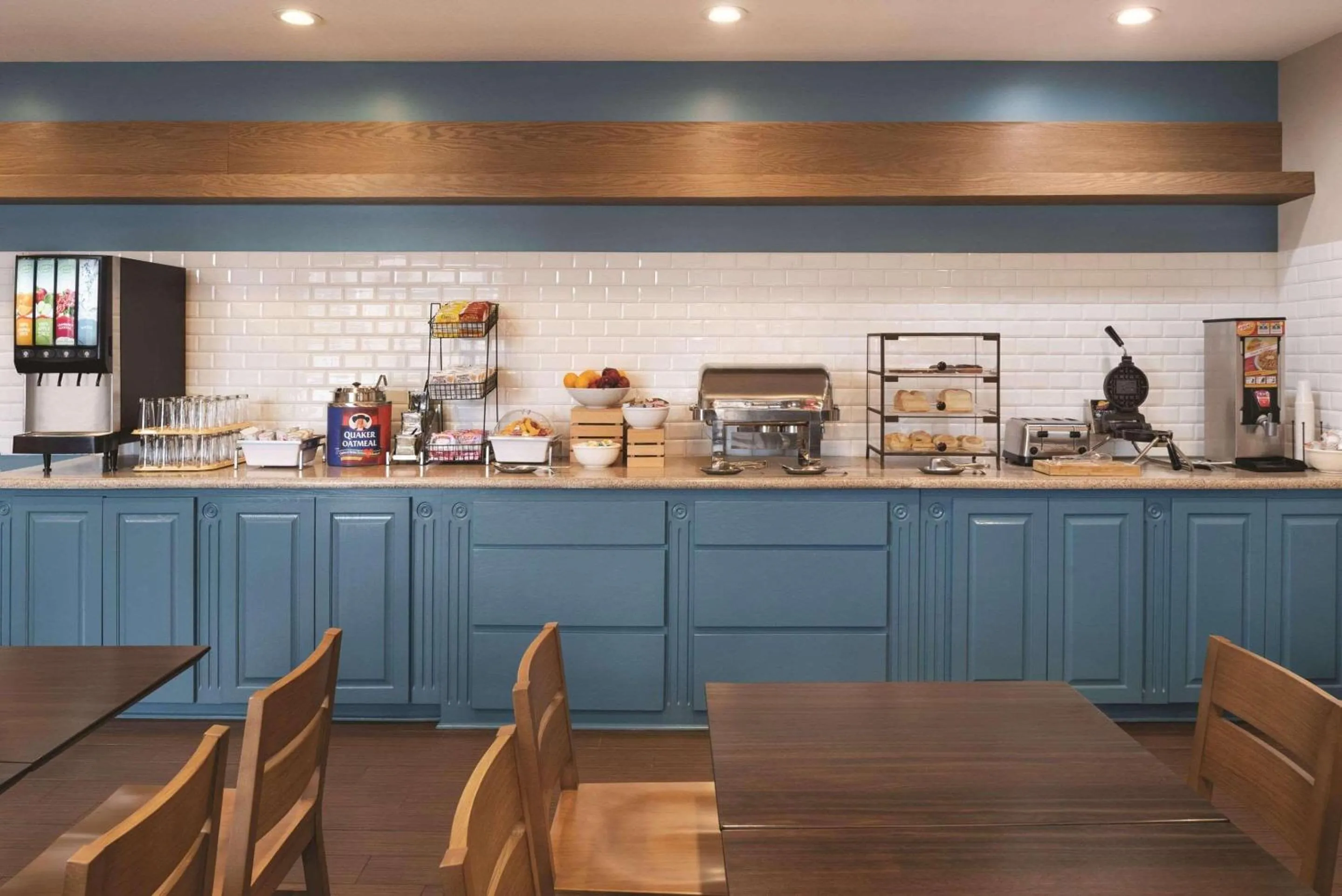 Breakfast in Country Inn & Suites by Radisson, Michigan City, IN