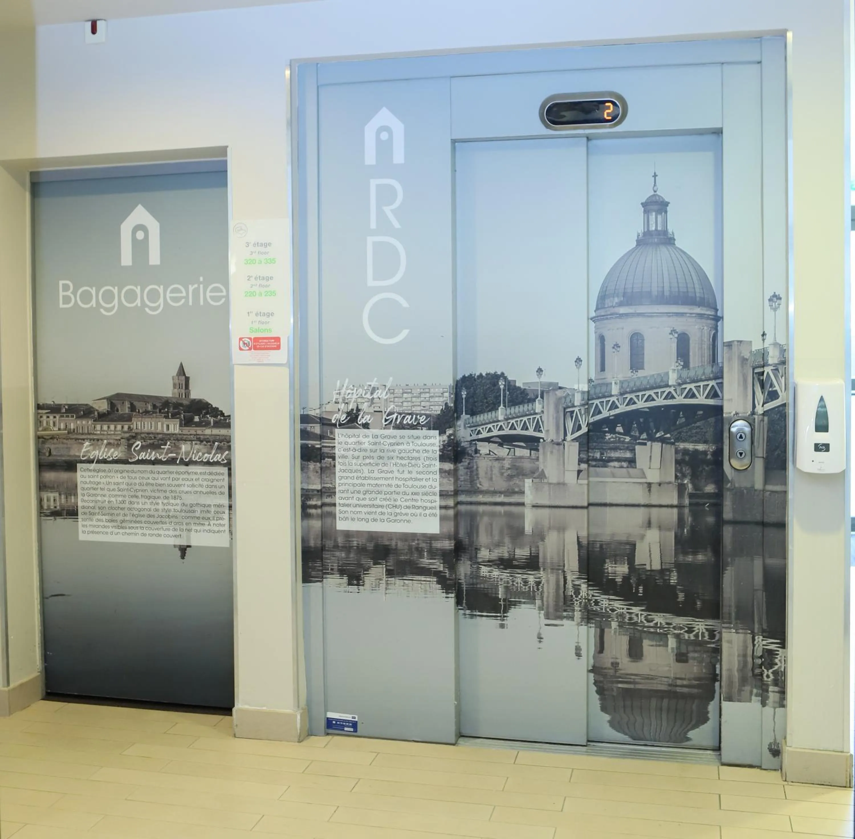 Lobby or reception in Campanile Toulouse Balma - Cité de l'Espace