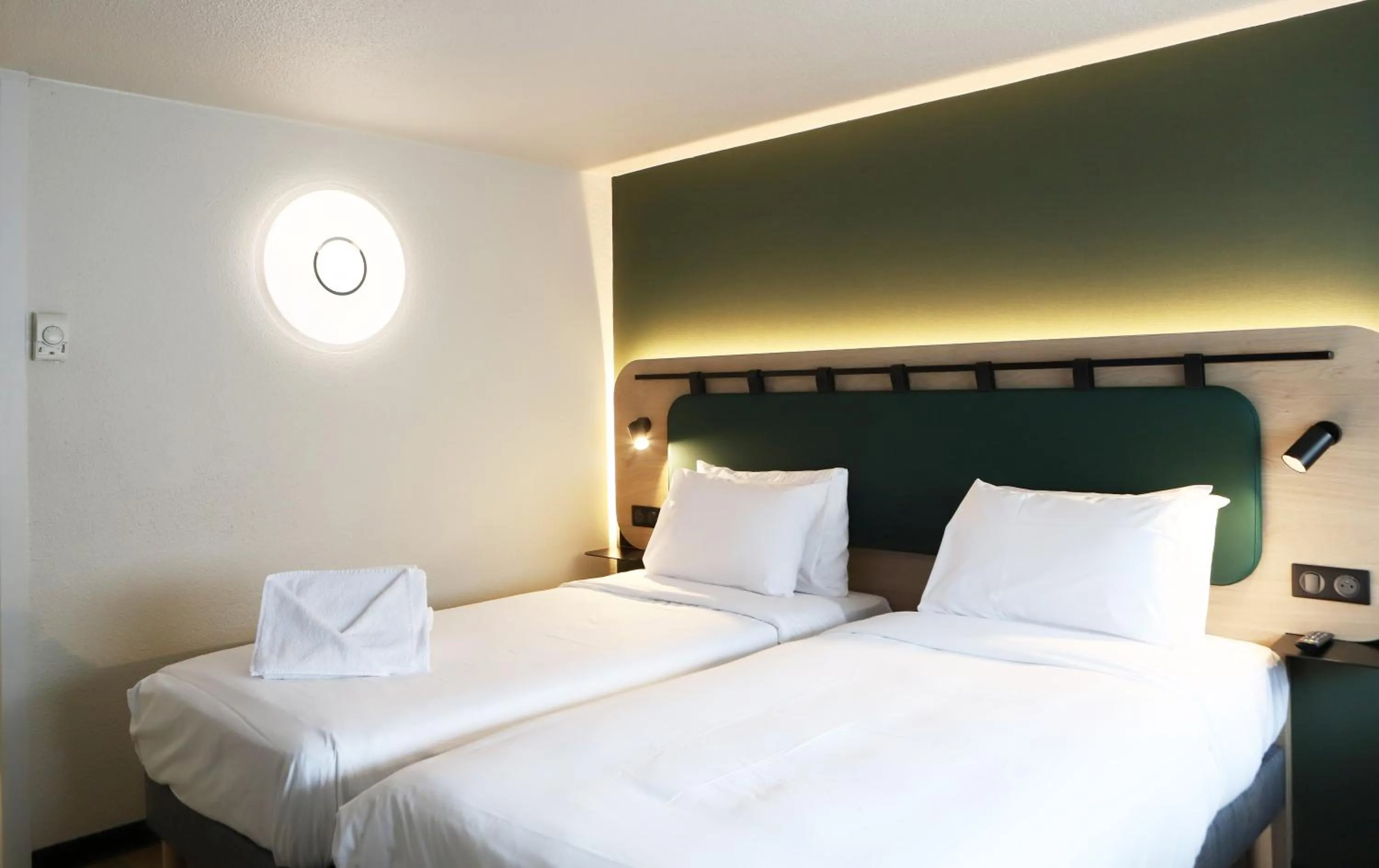 Photo of the whole room, Bed in Campanile Toulouse Balma - Cité de l'Espace