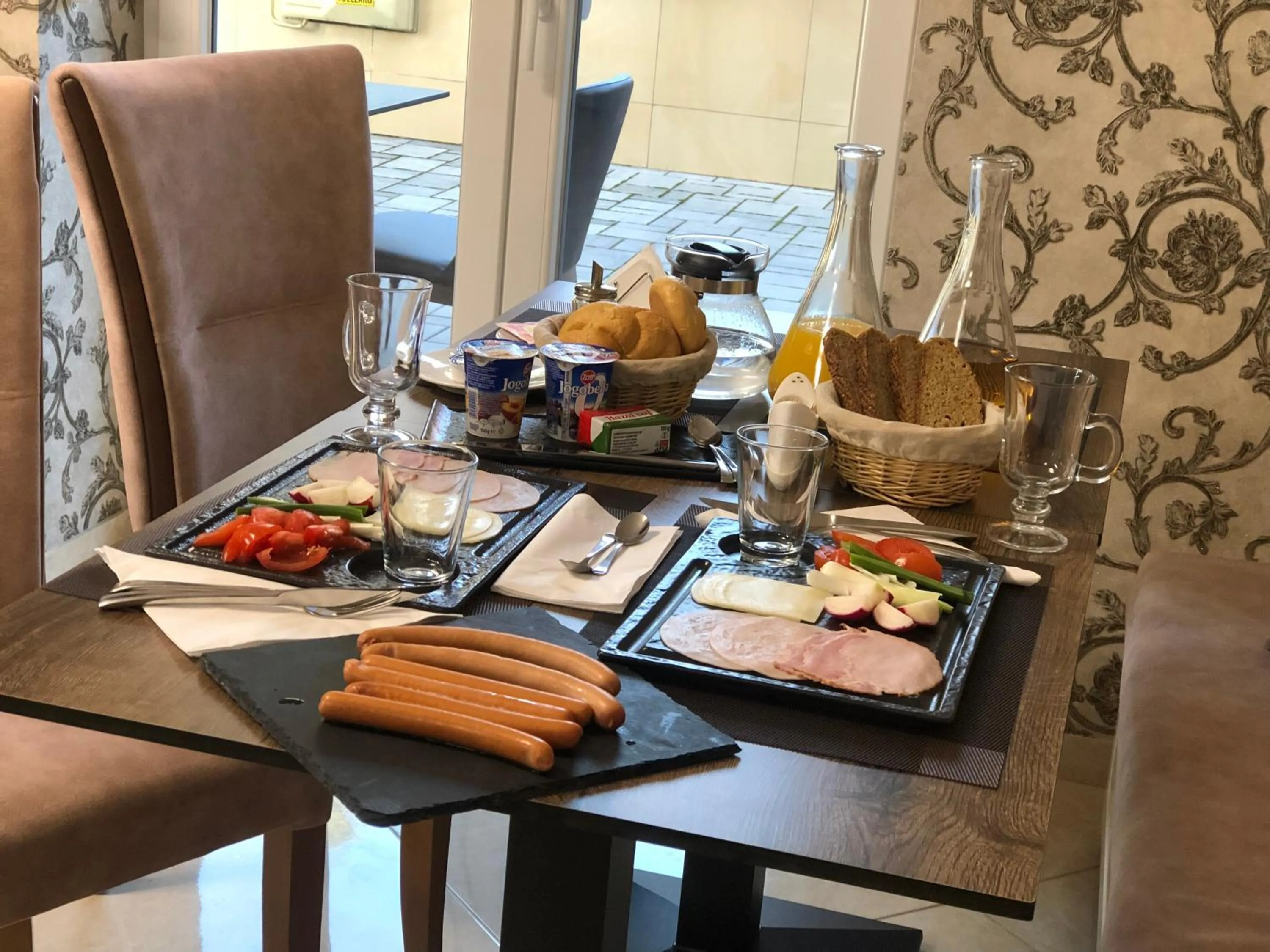 Breakfast in Alenso Guesthouse