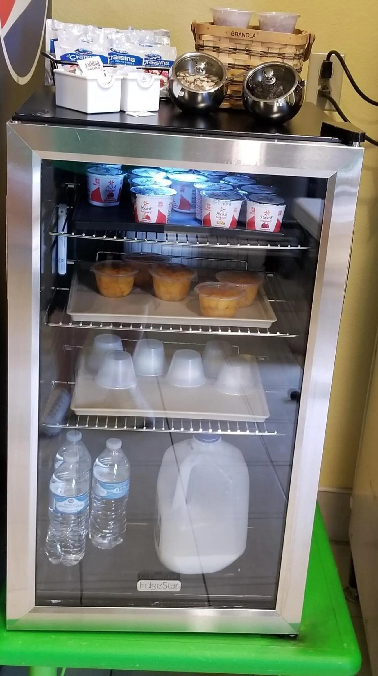 Breakfast in Microtel Inn & Suites by Wyndham Delphos