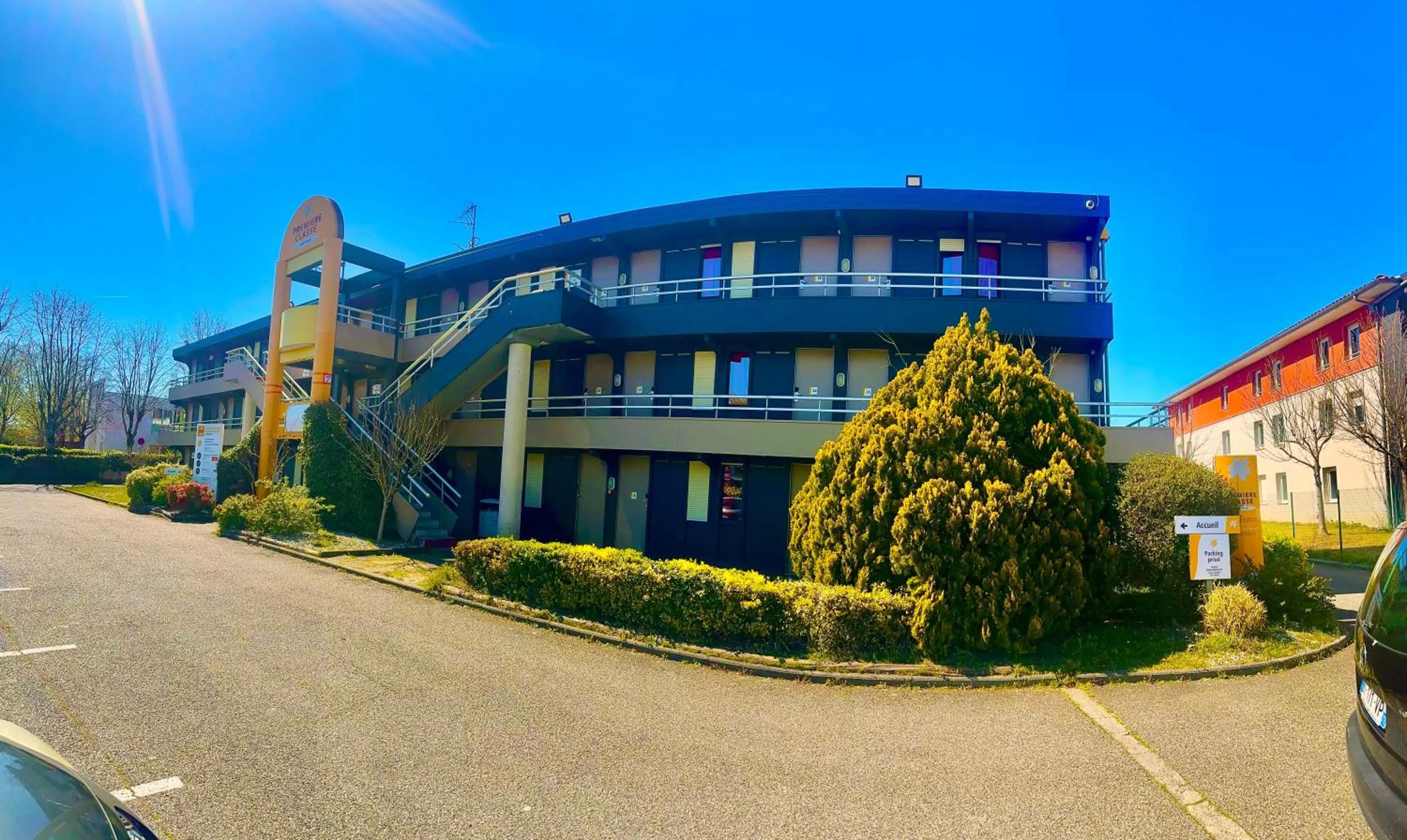 Property building in Premiere Classe Toulouse Ouest -Blagnac Aéroport