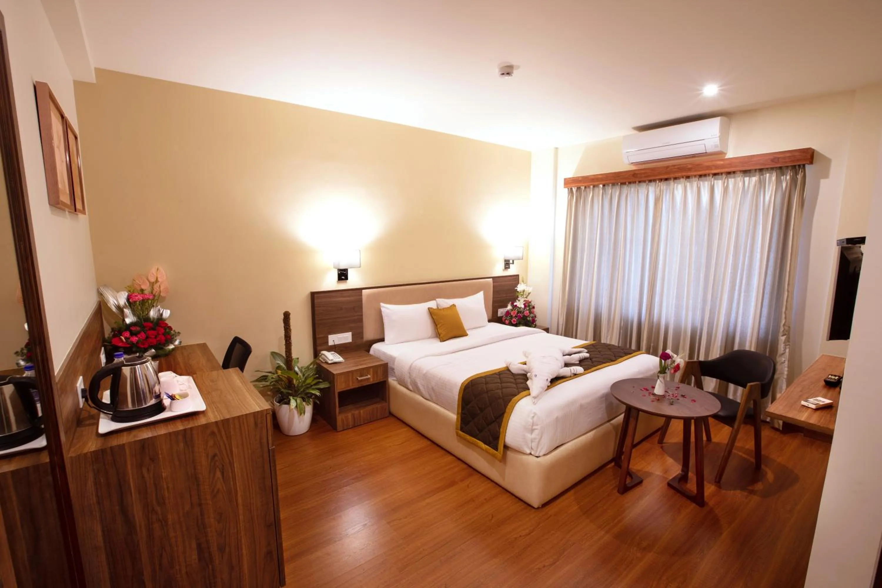 Bedroom, Bed in Hotel RK Gardenia