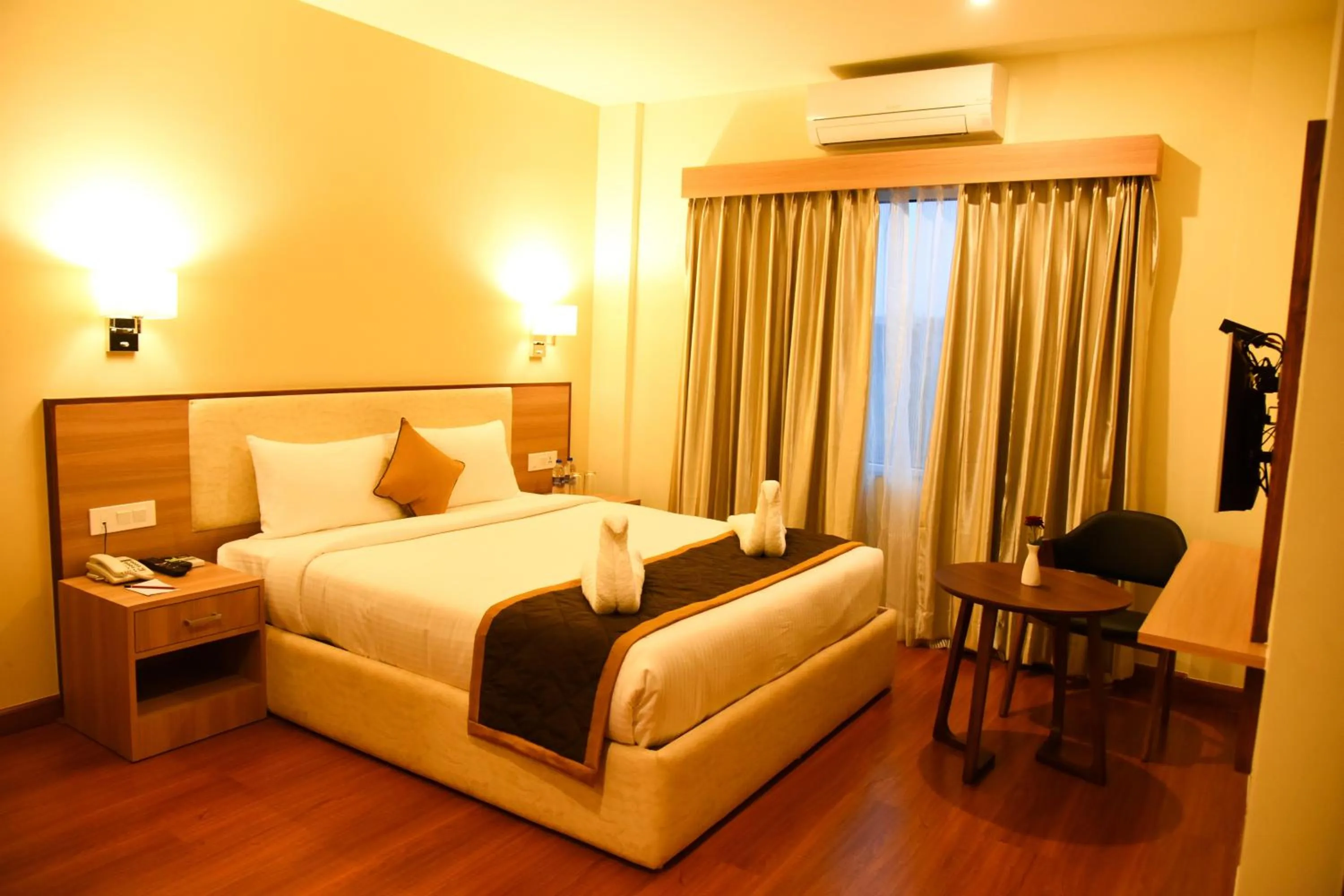 Bedroom, Bed in Hotel RK Gardenia