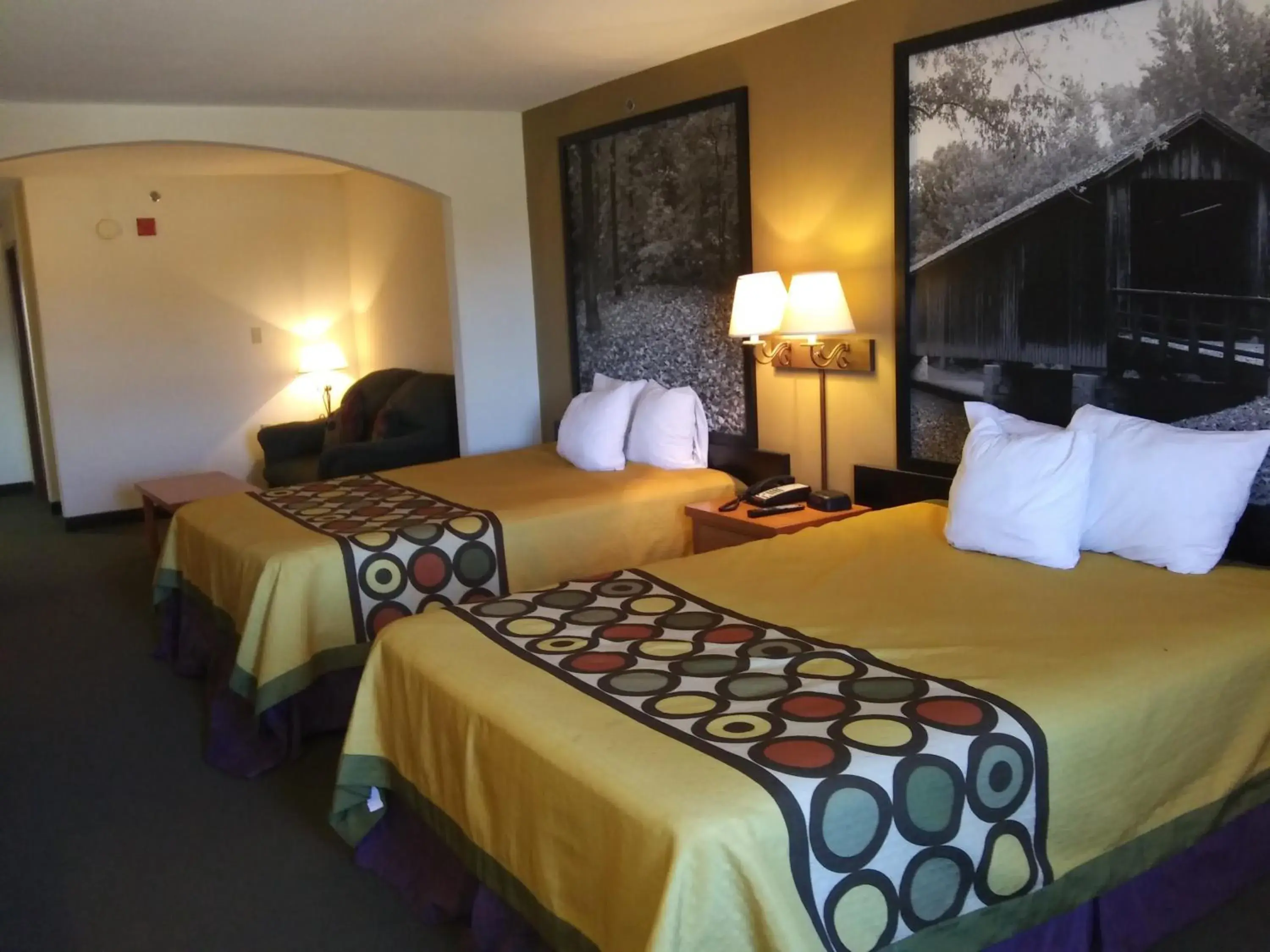 Deluxe Studio Suite with Two Queen Beds - Non-Smoking in Super 8 by Wyndham Columbia East Deluxe Studio Suite with Two Queen Beds - Non-Smoking in Super 8 by Wyndham Columbia East