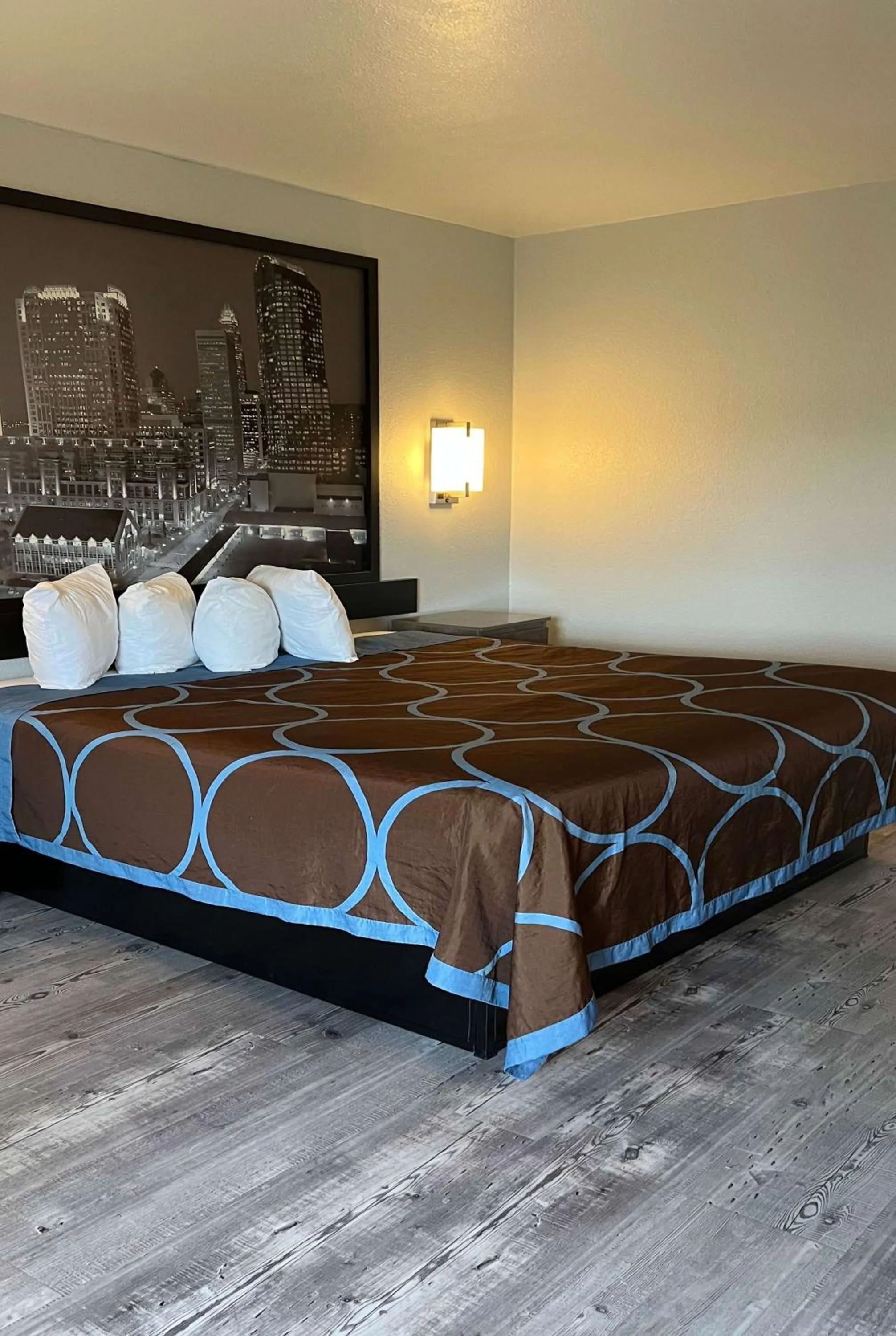 Photo of the whole room, Bed in Super 8 by Wyndham Clemmons - Bermuda Run - Winston-Salem I-40