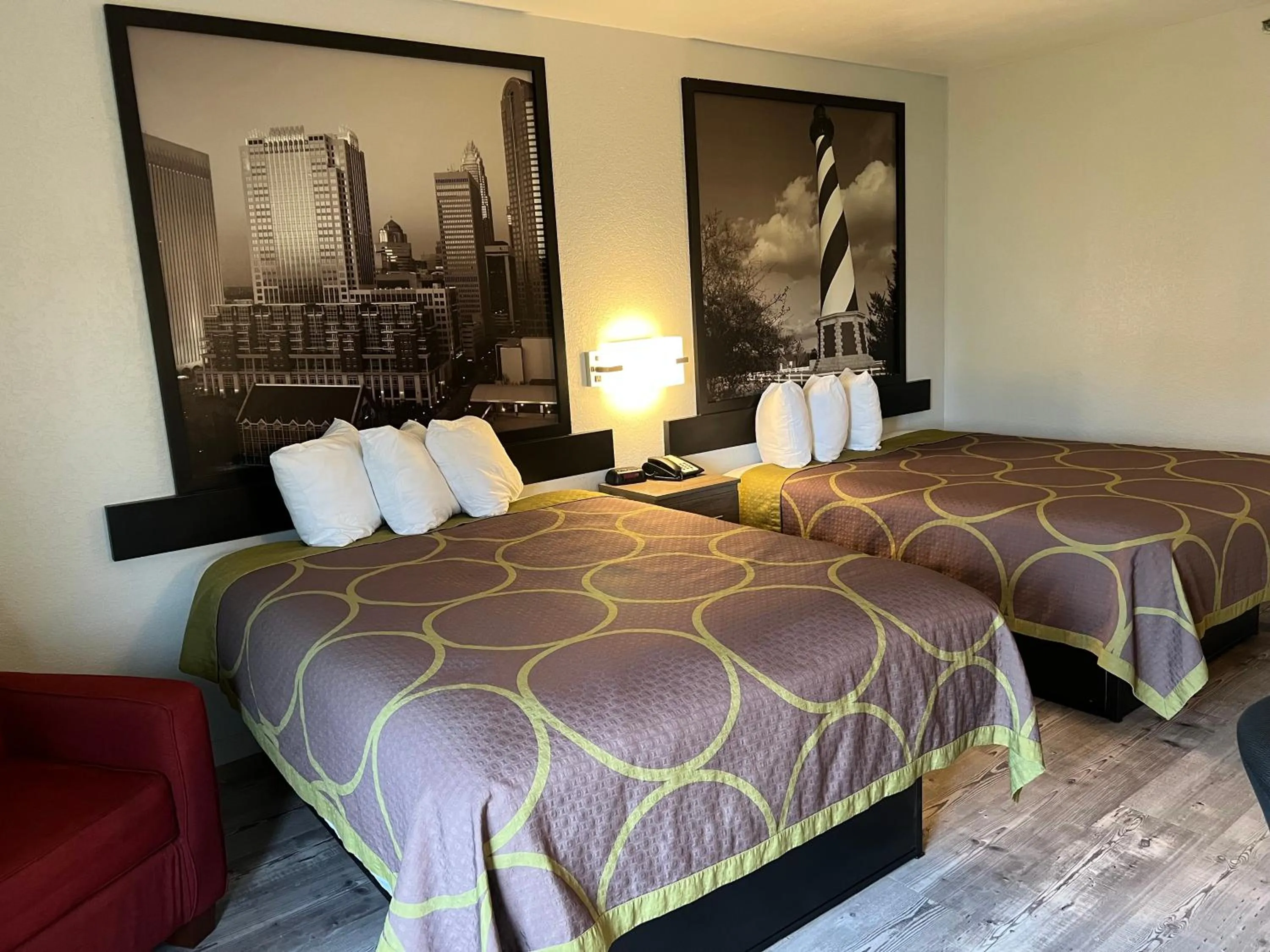 View (from property/room), Bed in Super 8 by Wyndham Clemmons - Bermuda Run - Winston-Salem I-40