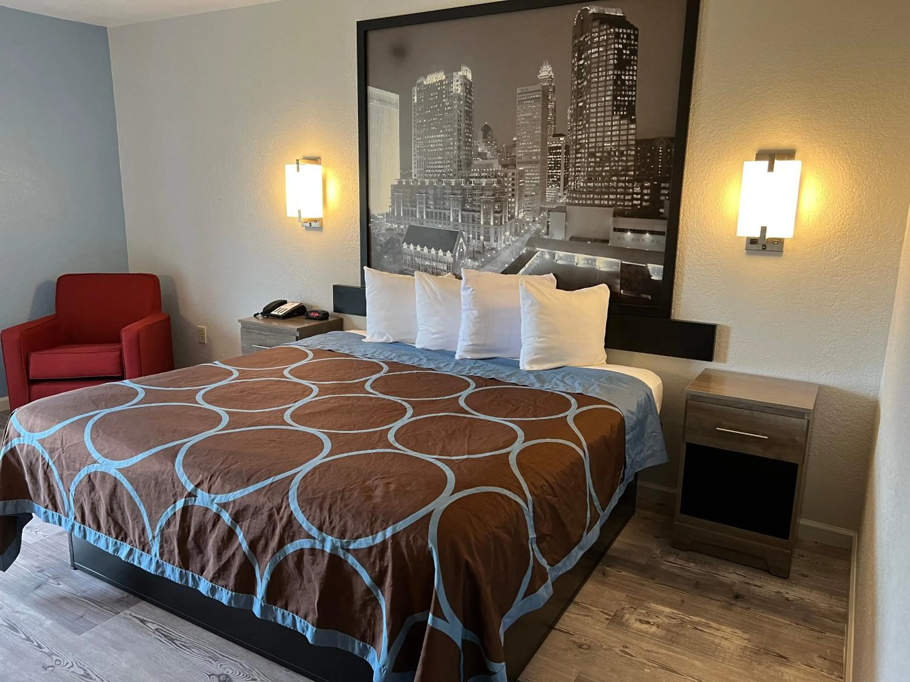 View (from property/room), Bed in Super 8 by Wyndham Clemmons - Bermuda Run - Winston-Salem I-40