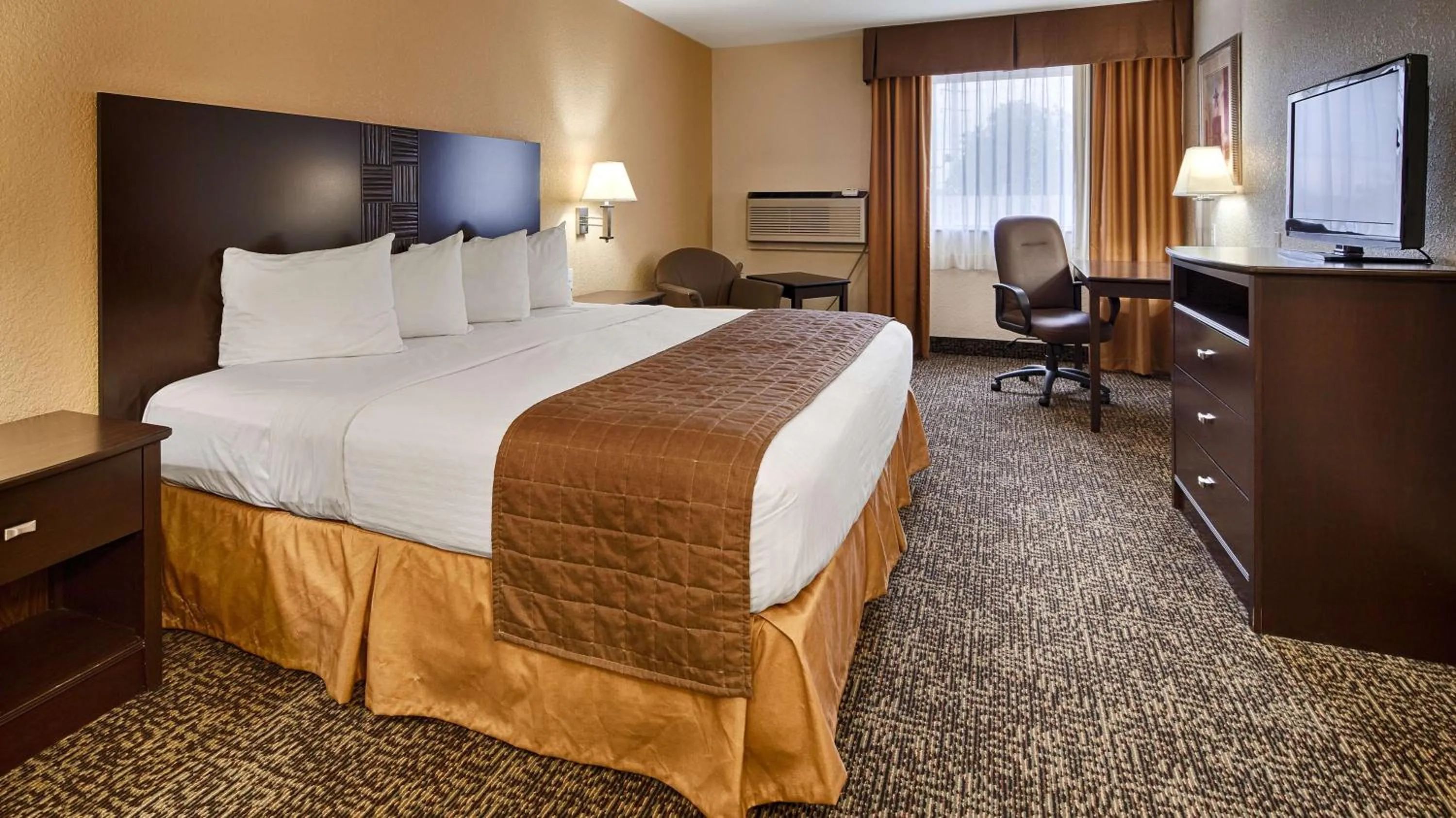 Photo of the whole room, Bed in Best Western Elyria