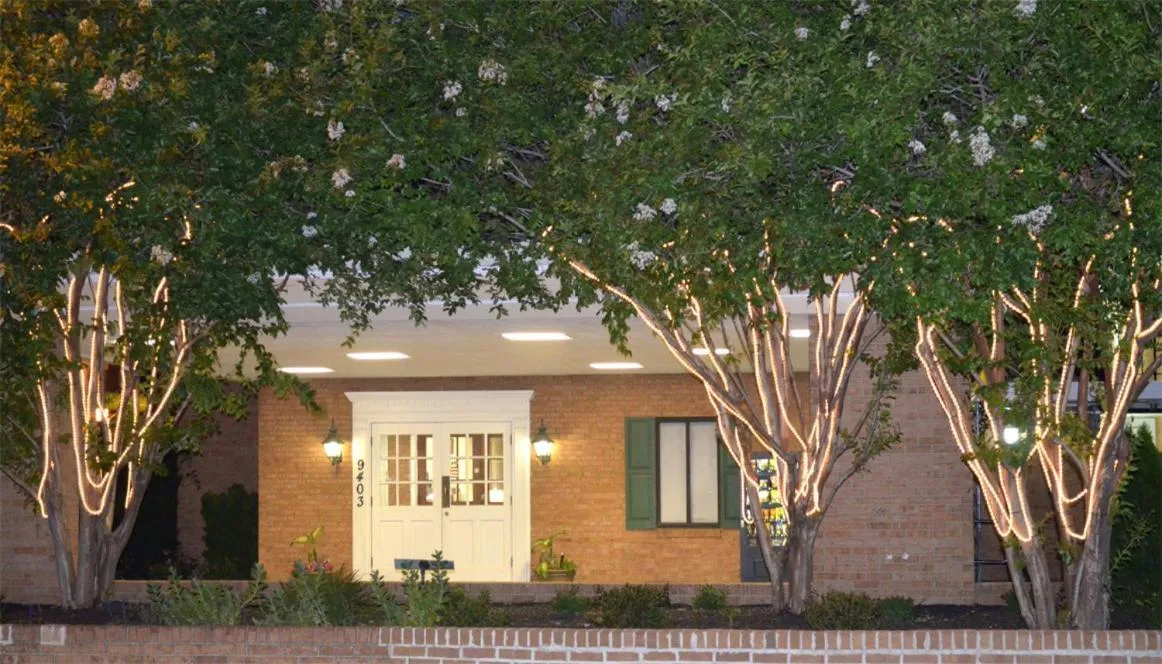 Facade/entrance, Property Building in Olde Towne Inn