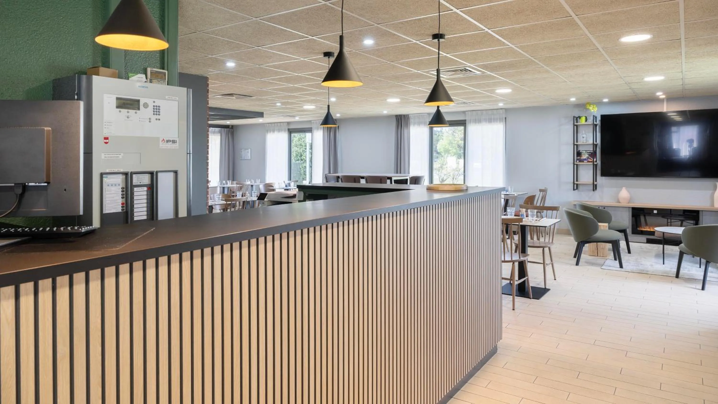 Lobby or reception in Campanile NATURE - Mont de Marsan