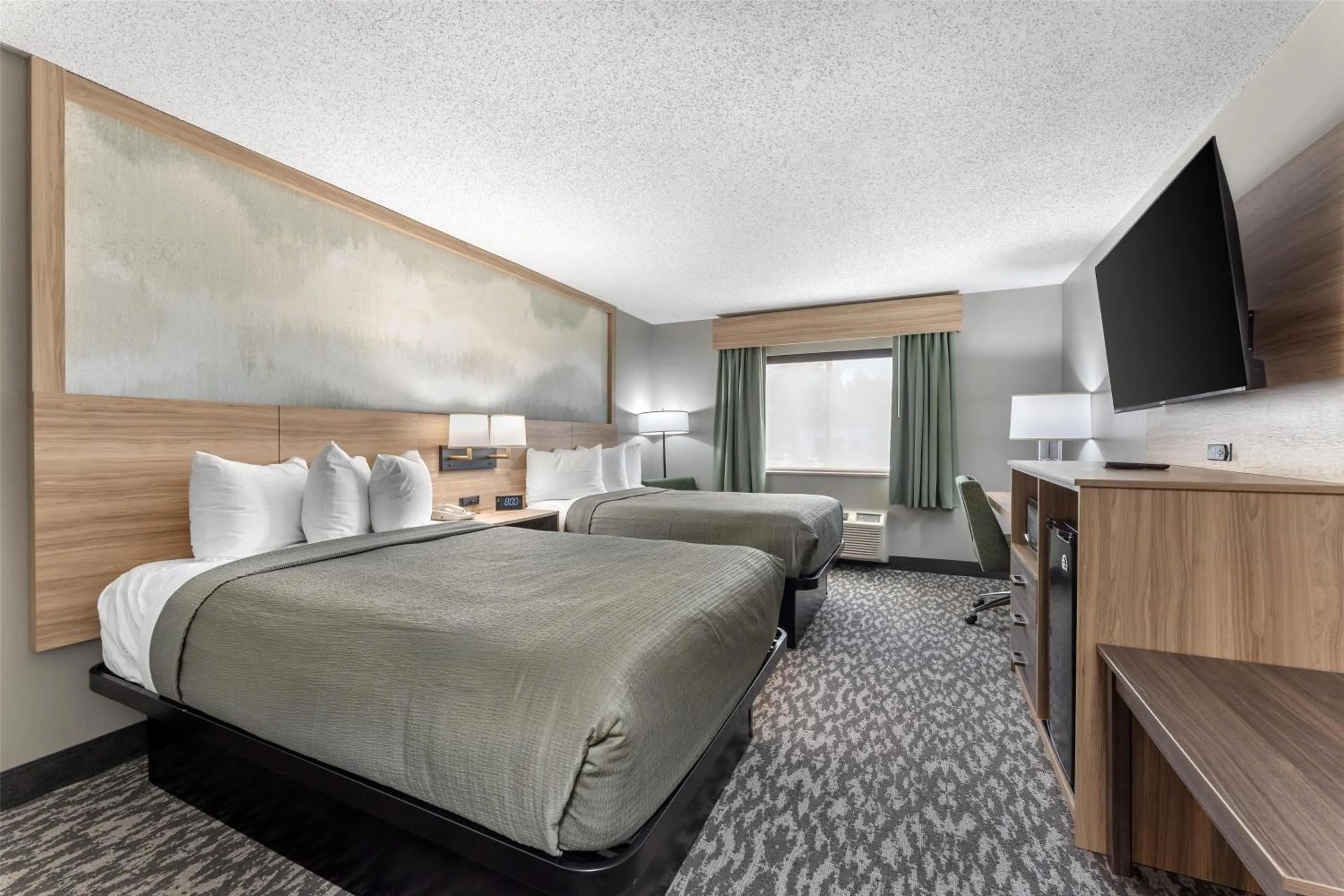 Bedroom, Bed in Best Western PLUS Executive Inn