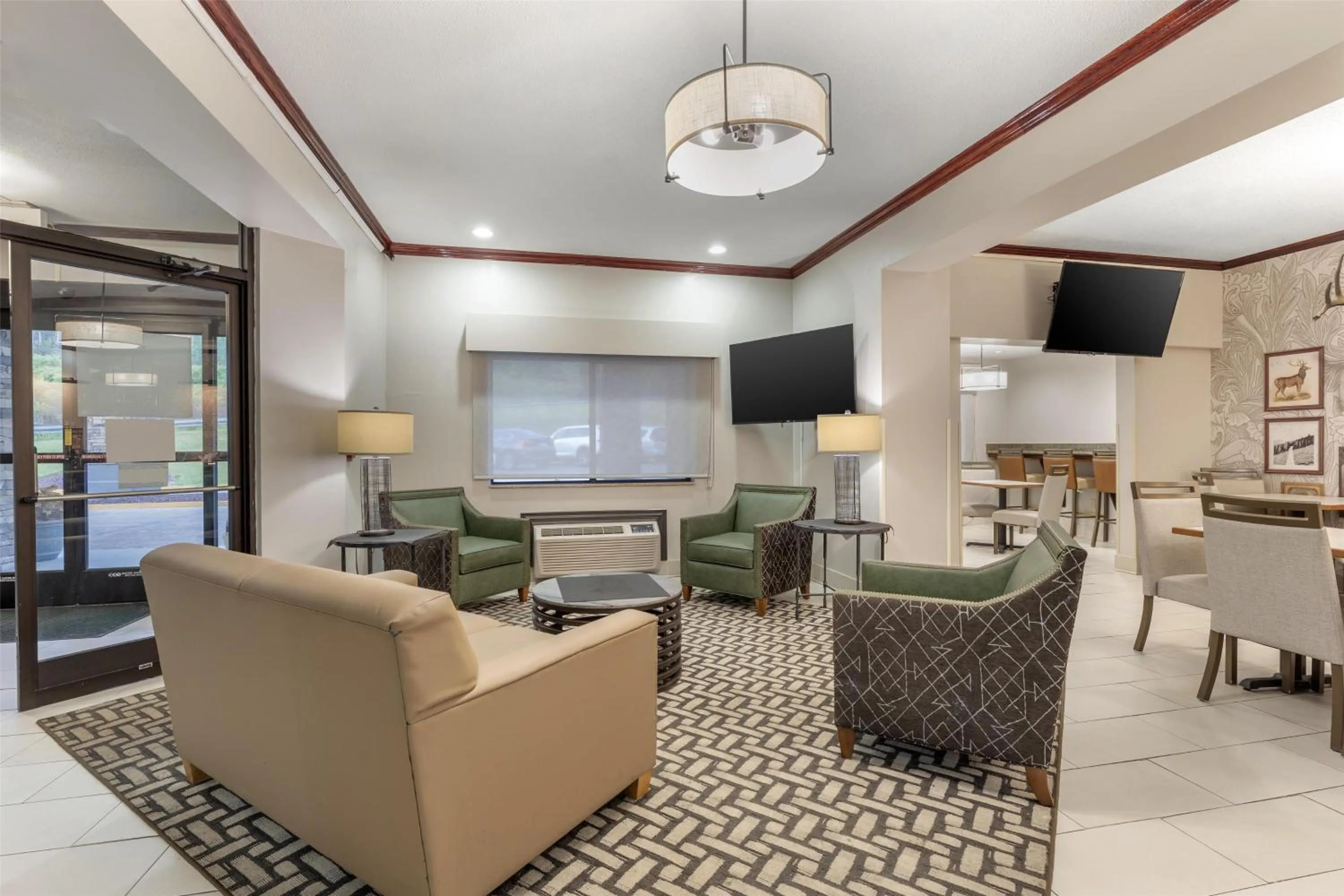 Lobby or reception in Best Western PLUS Executive Inn