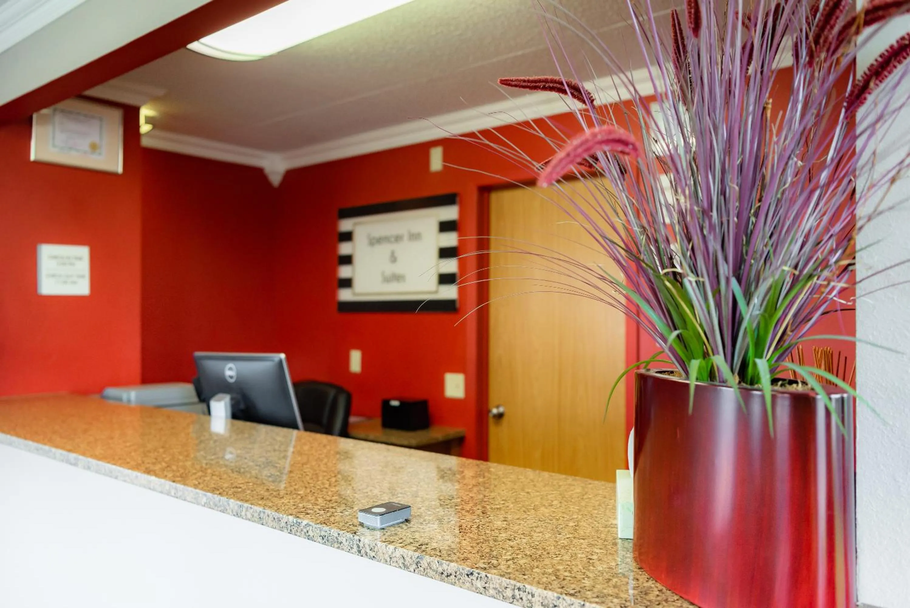 Spencer Inn & Suites