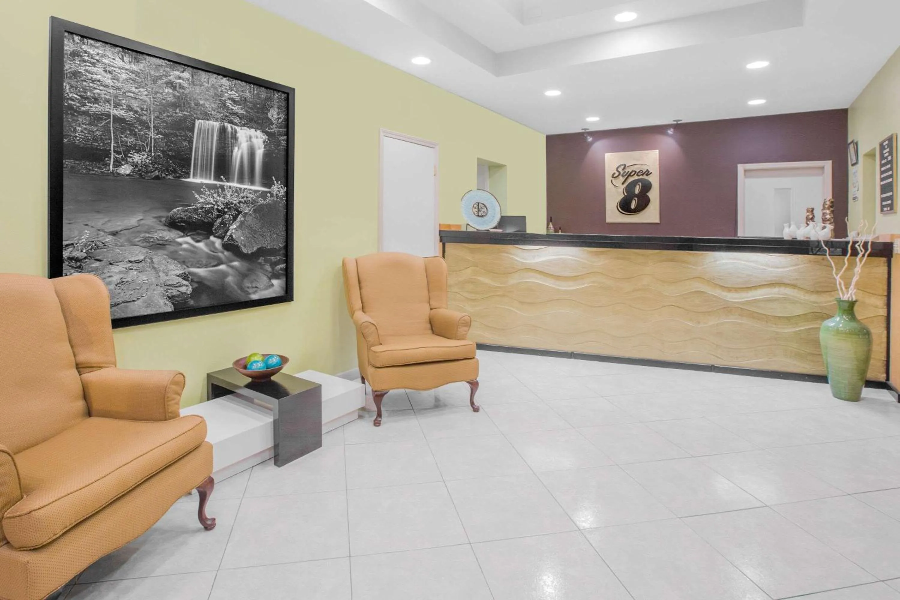 Lobby or reception in Super 8 by Wyndham Clarksville AR