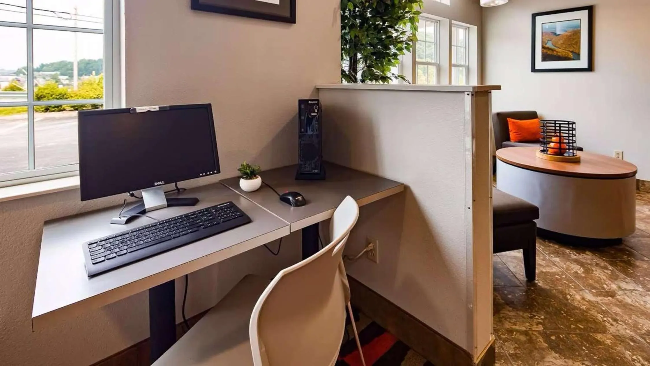 Lobby or reception in Sonesta Essential Morgantown