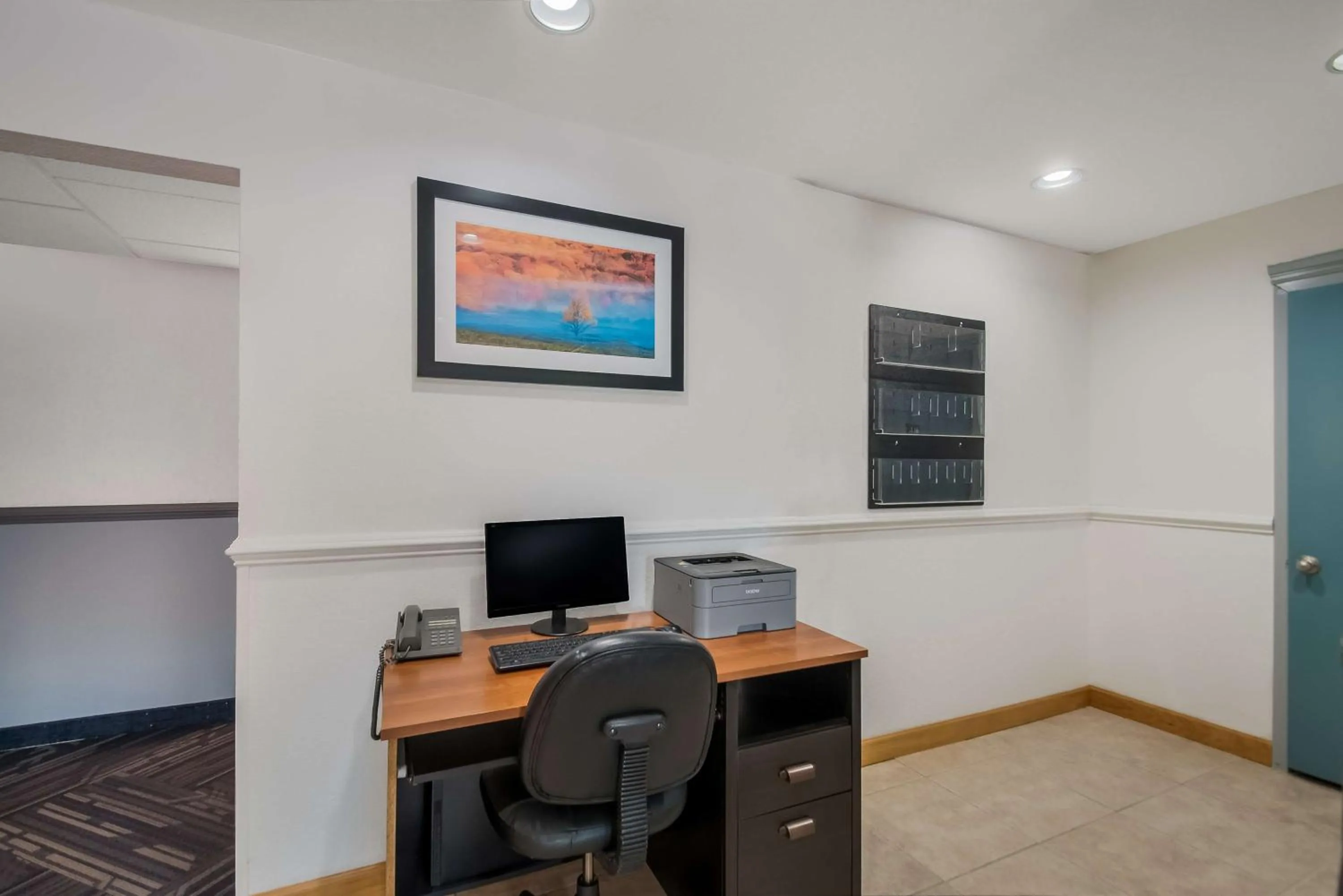 Business facilities in SureStay Plus Hotel by Best Western Berkeley Springs