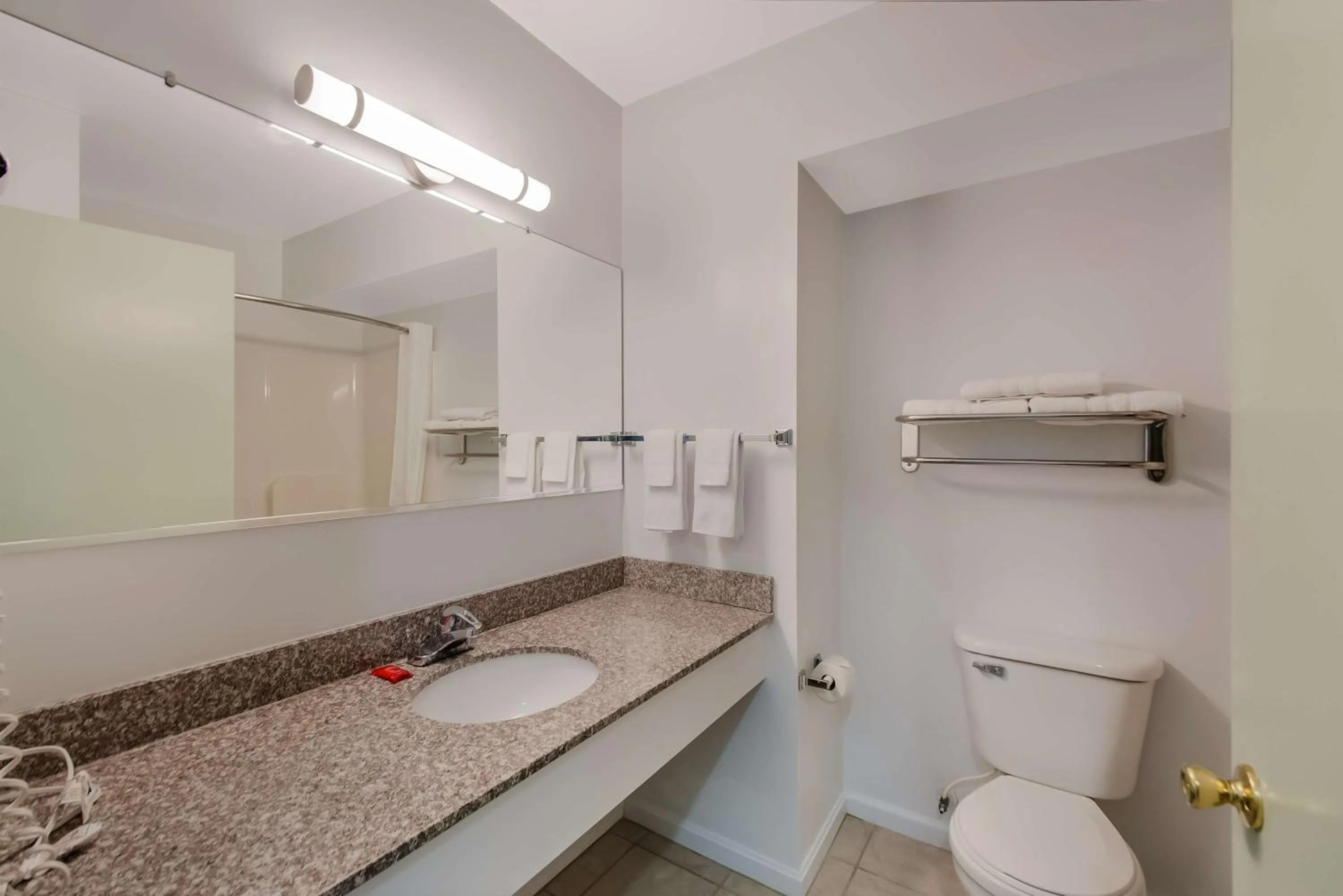 Bathroom in SureStay Plus Hotel by Best Western Berkeley Springs