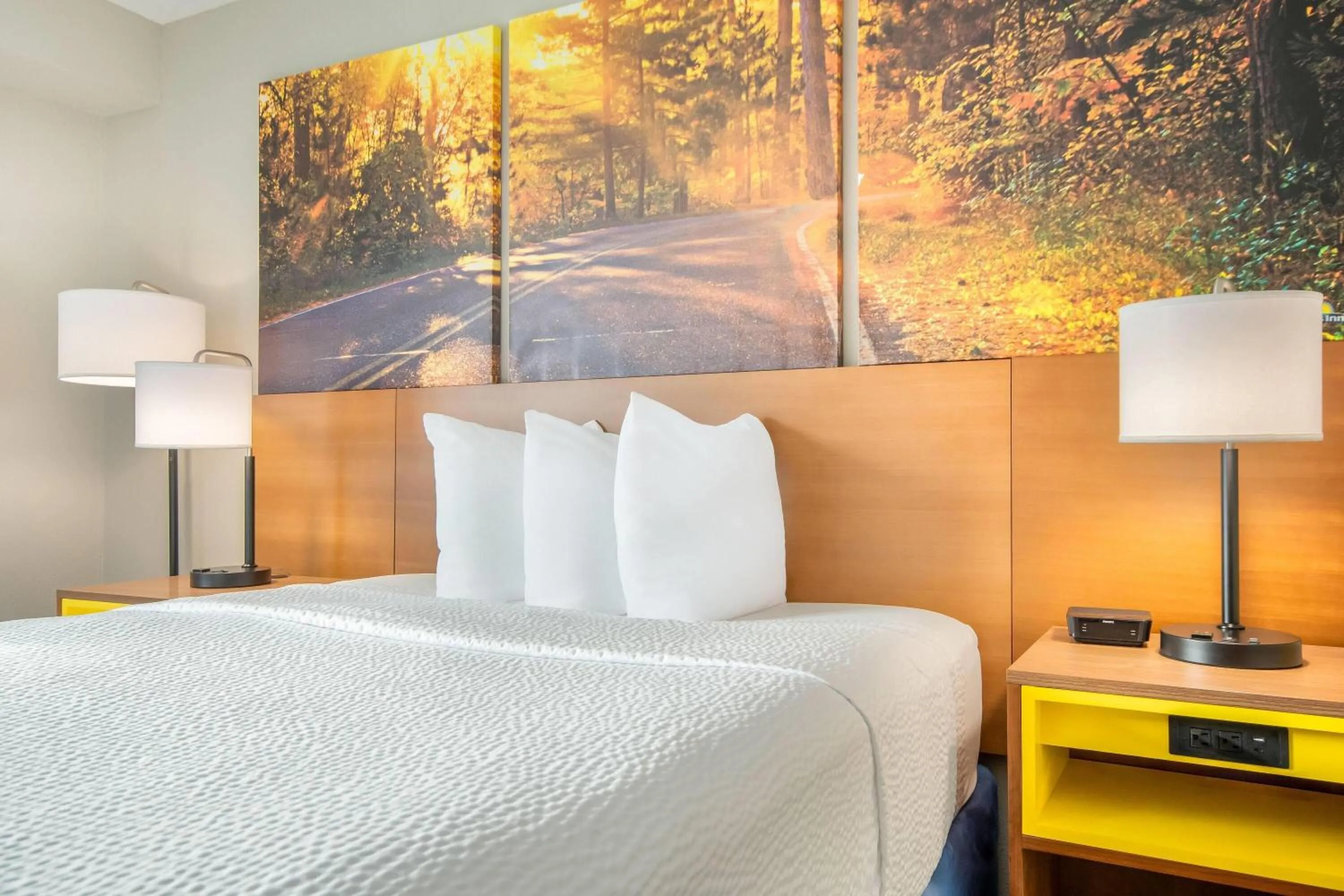 Bed in Days Inn by Wyndham International Falls