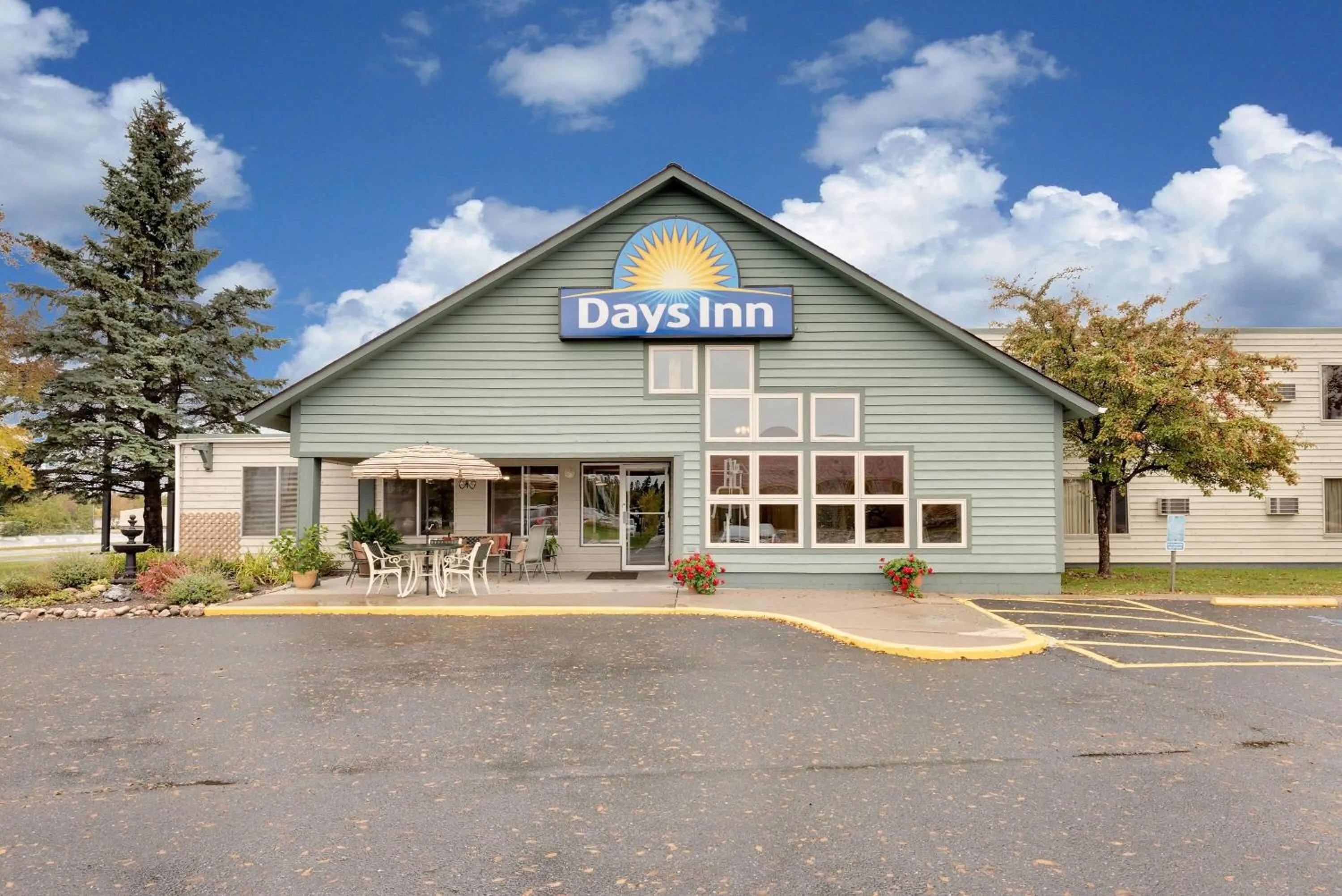 Property building in Days Inn by Wyndham International Falls