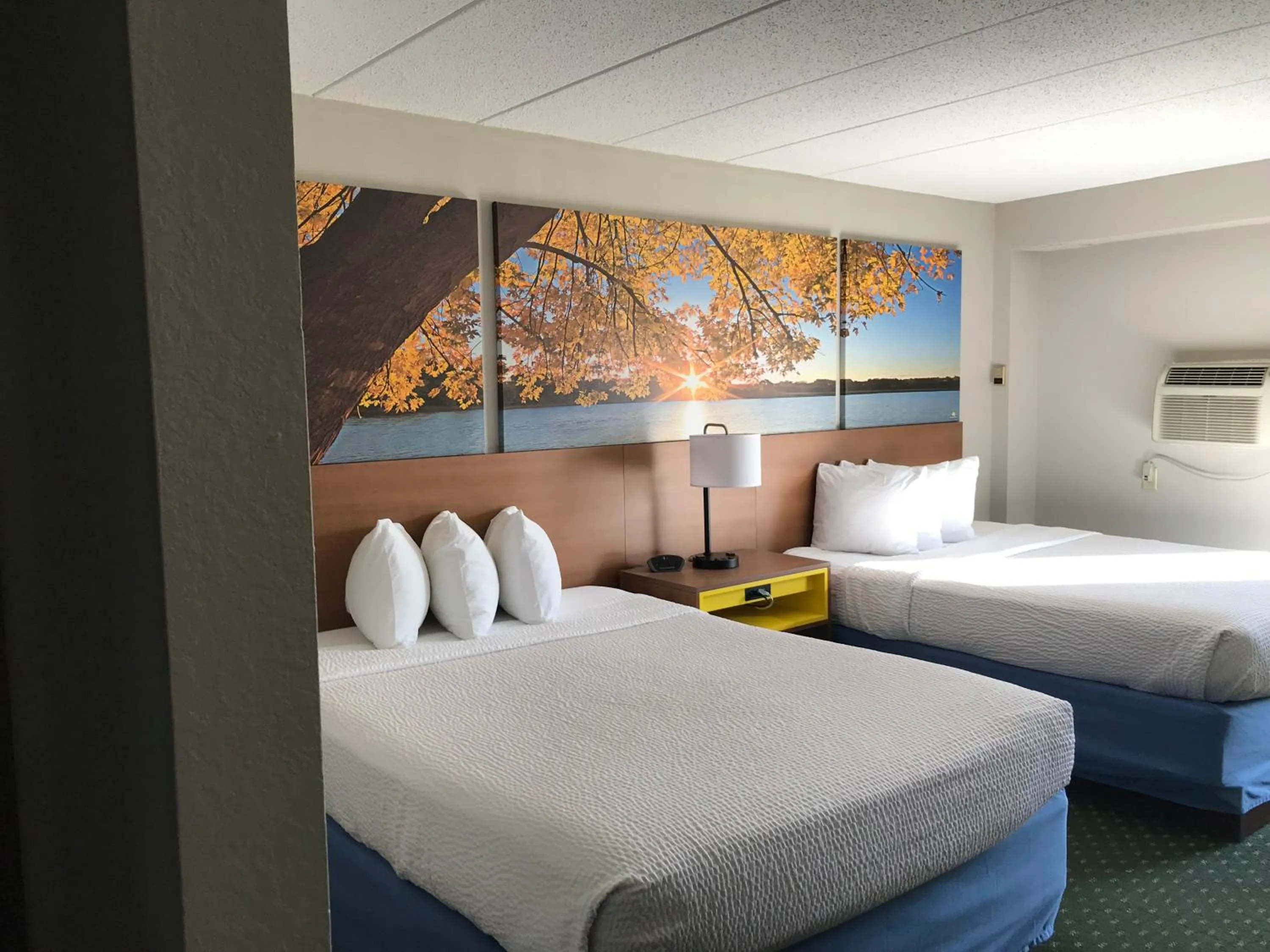 Bed in Days Inn by Wyndham International Falls