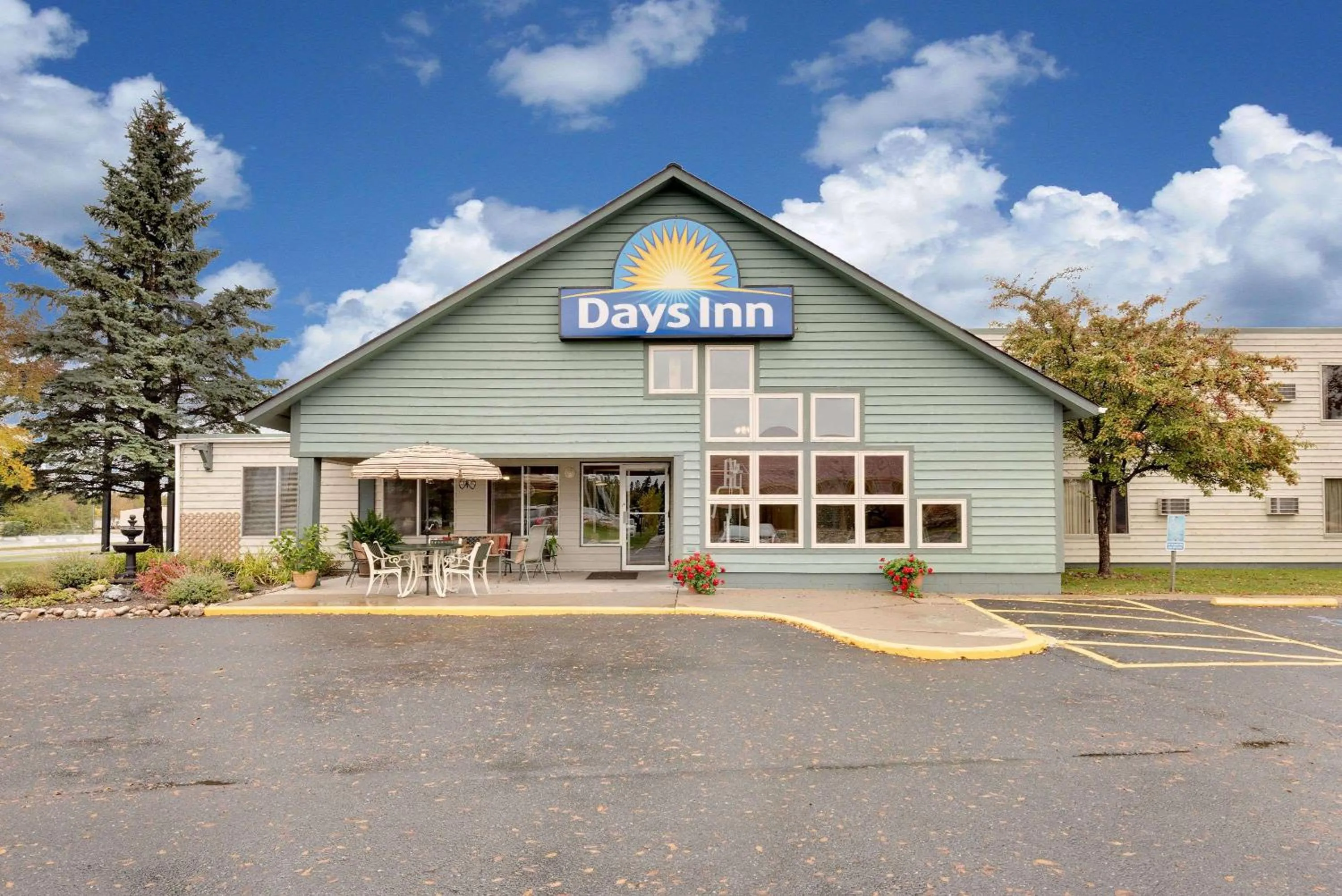Property building in Days Inn by Wyndham International Falls