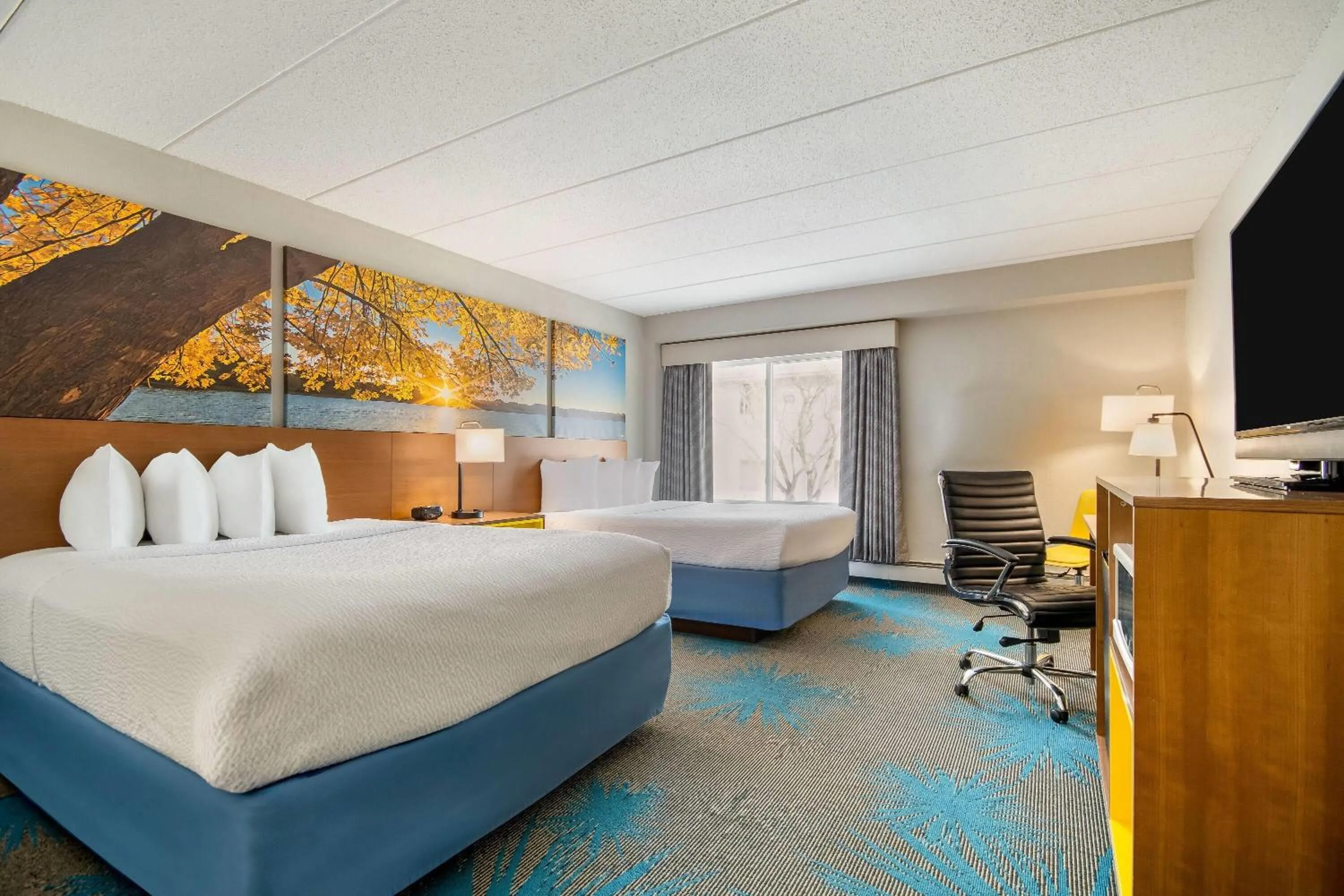 Bed in Days Inn by Wyndham International Falls