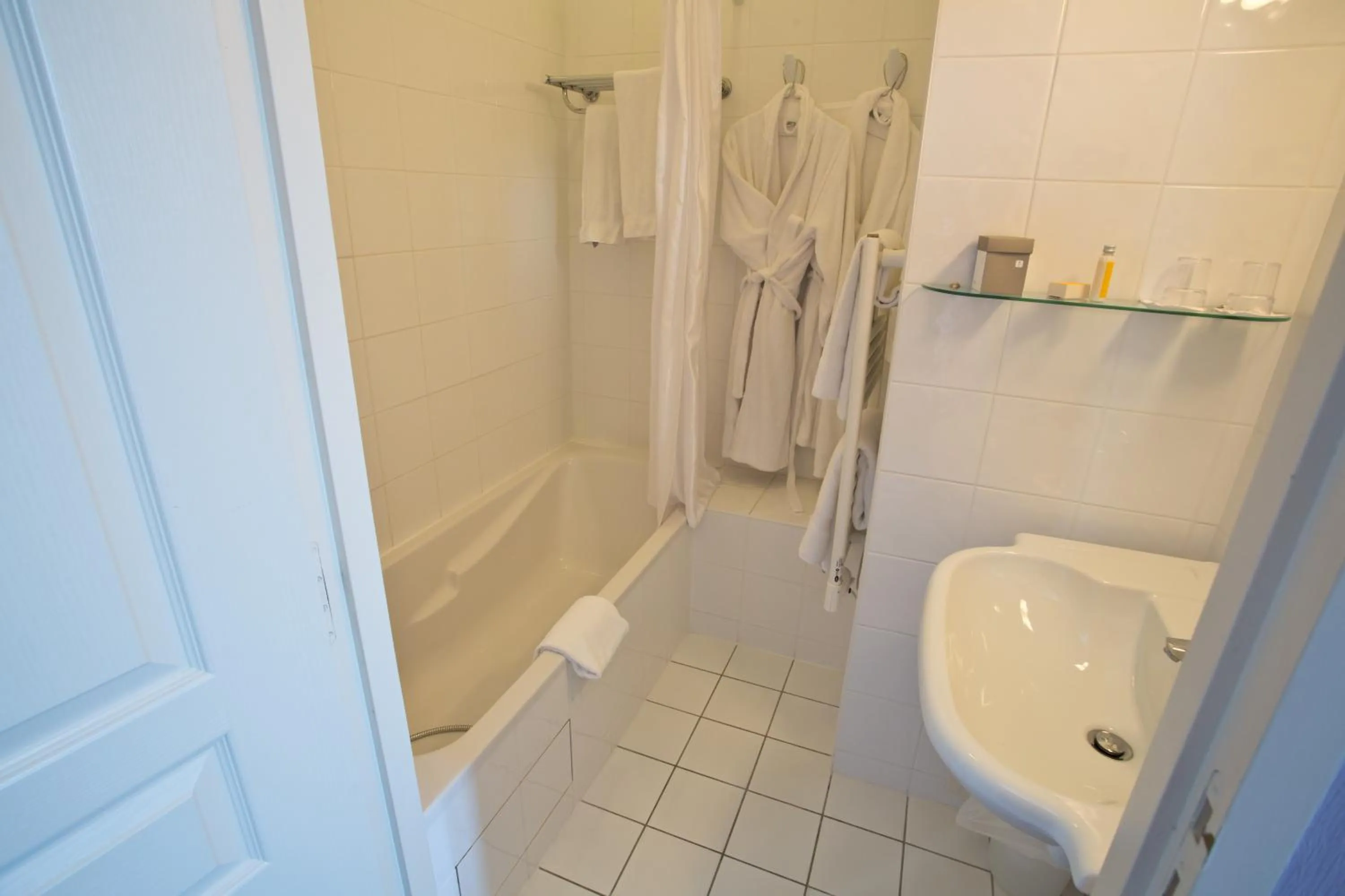 Bathroom in Hotel l'Orée Des Vignes