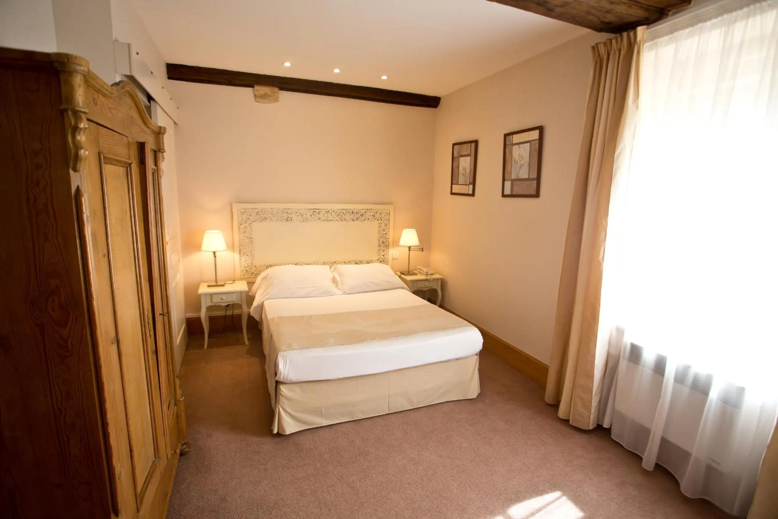 Bedroom, Bed in Hotel l'Orée Des Vignes