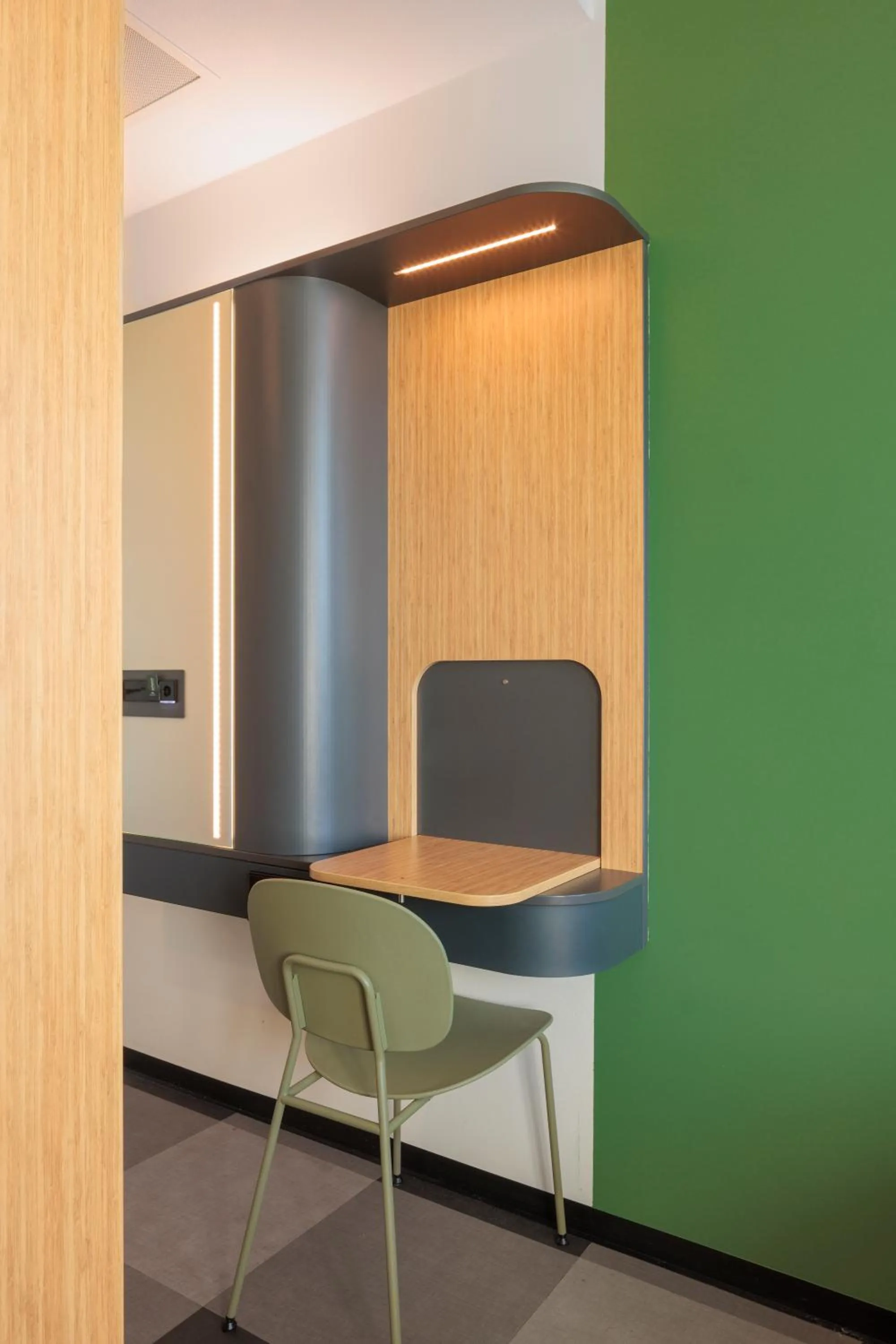 Bedroom in Maxhotel Amsterdam Airport Schiphol - Recently Renovated