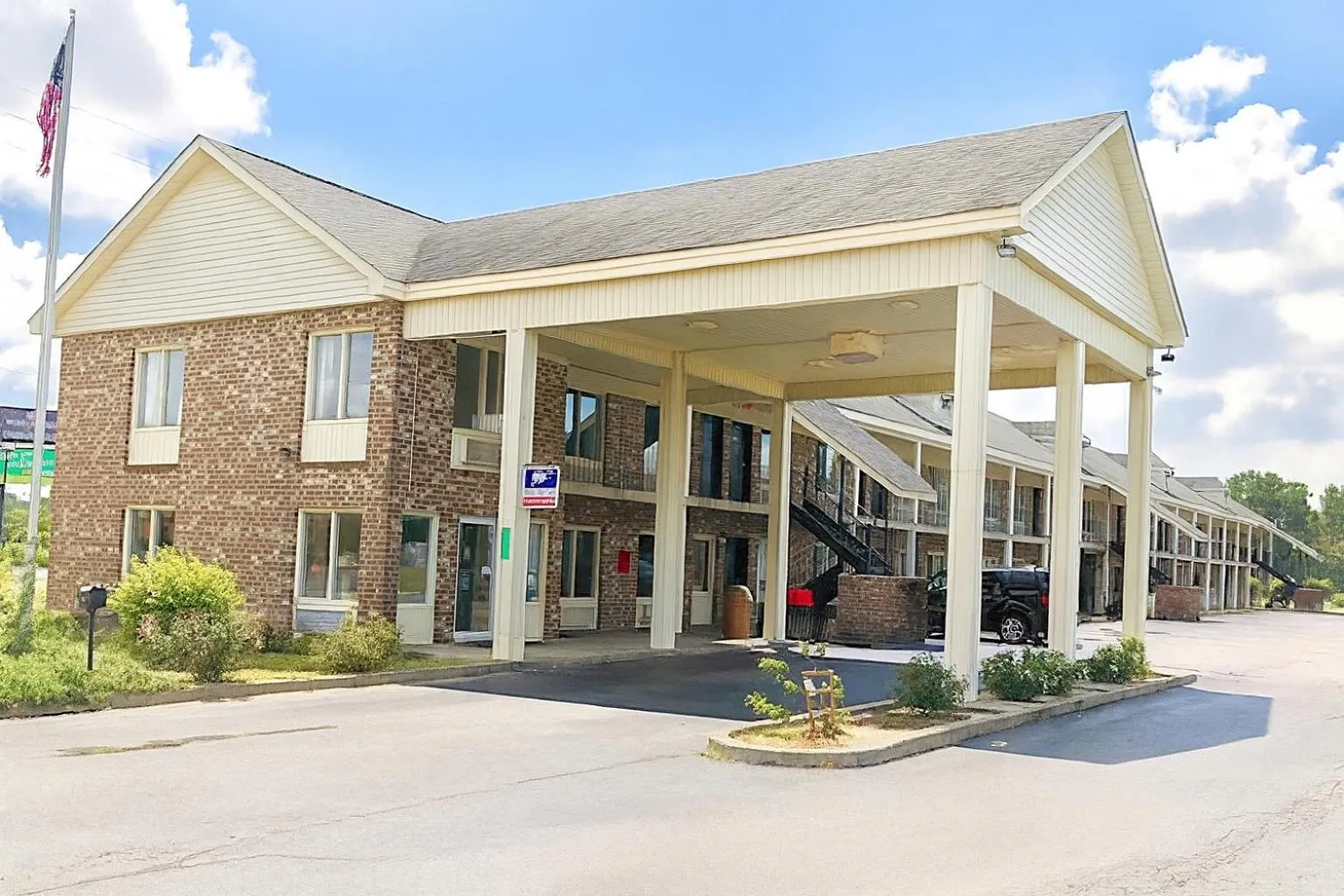 Property building in Best Inn Manning