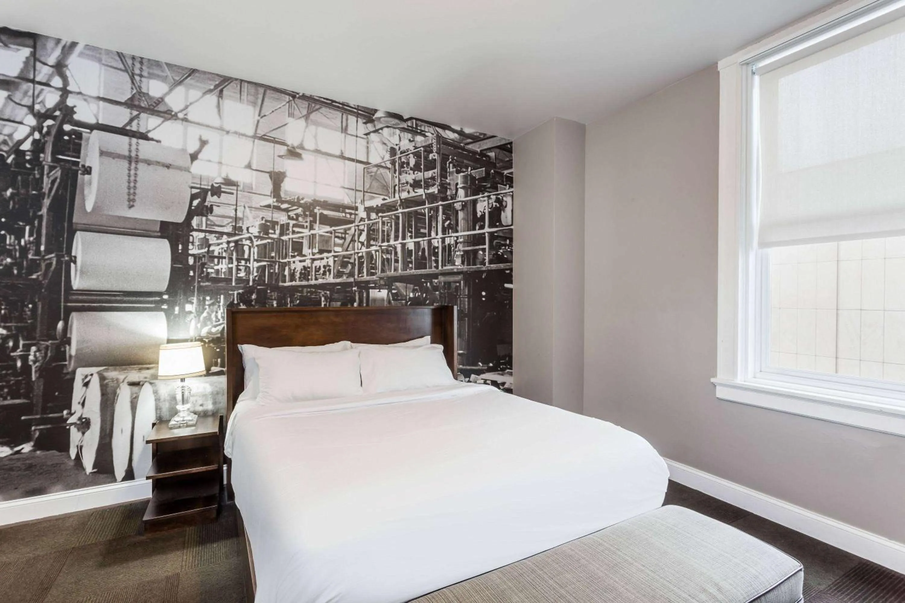 Photo of the whole room, Bed in Hotel at the Lafayette Trademark Collection by Wyndham